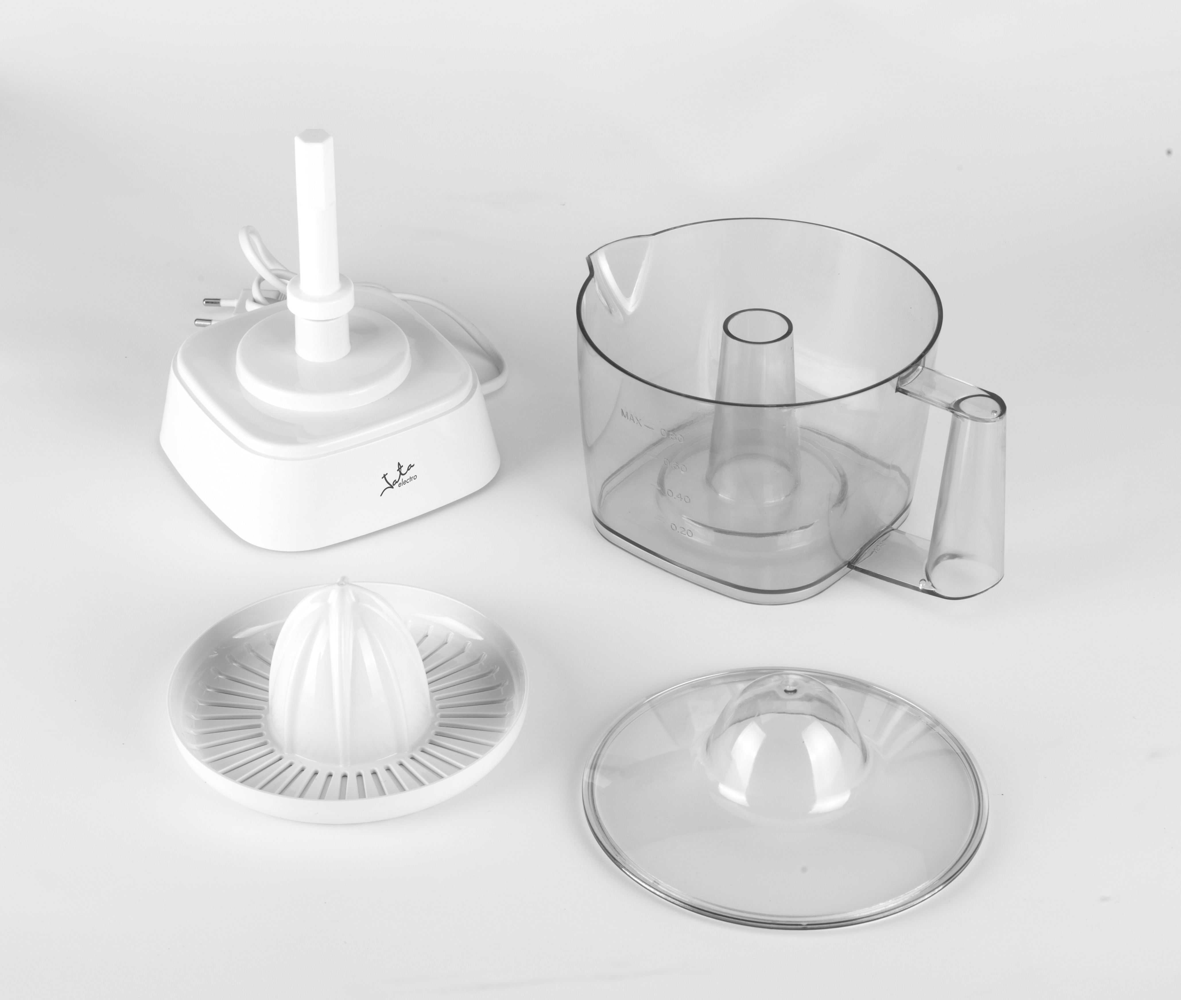 Una máquina exprimidora blanca con sus piezas: una exprimidora blanca, un recipiente y una tapa.