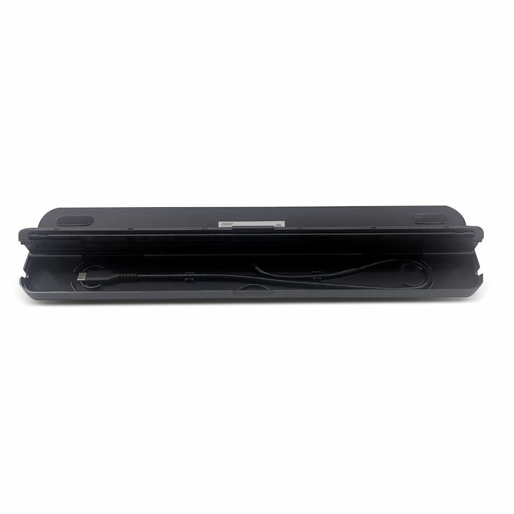 Schwarzer Acer Laptop-Ständer, geöffnet, mit einem Ladekabel darin.