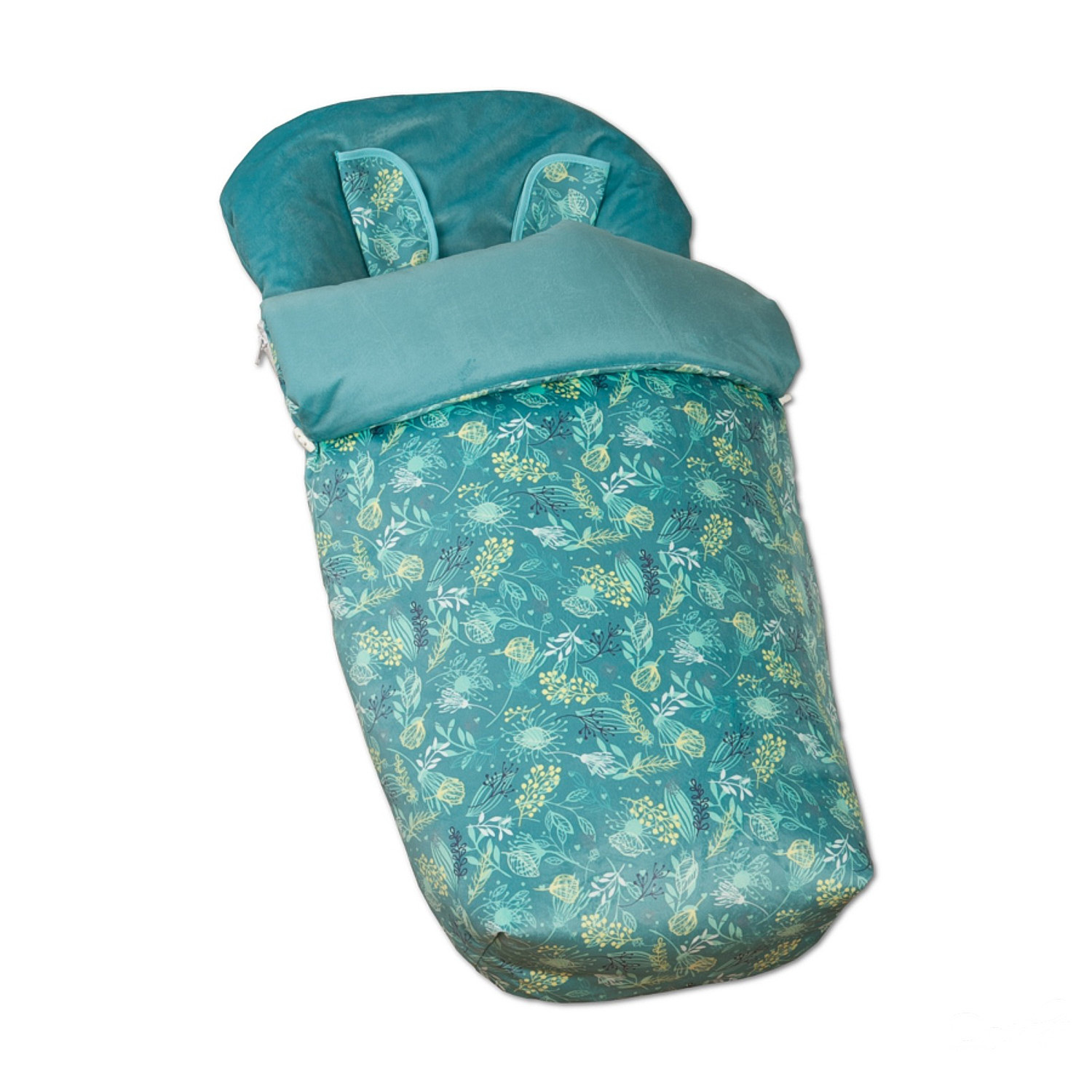 Saco de dormir para bebé turquesa con estampado floral. Tiene capucha y cremallera. Aislado sobre fondo blanco.