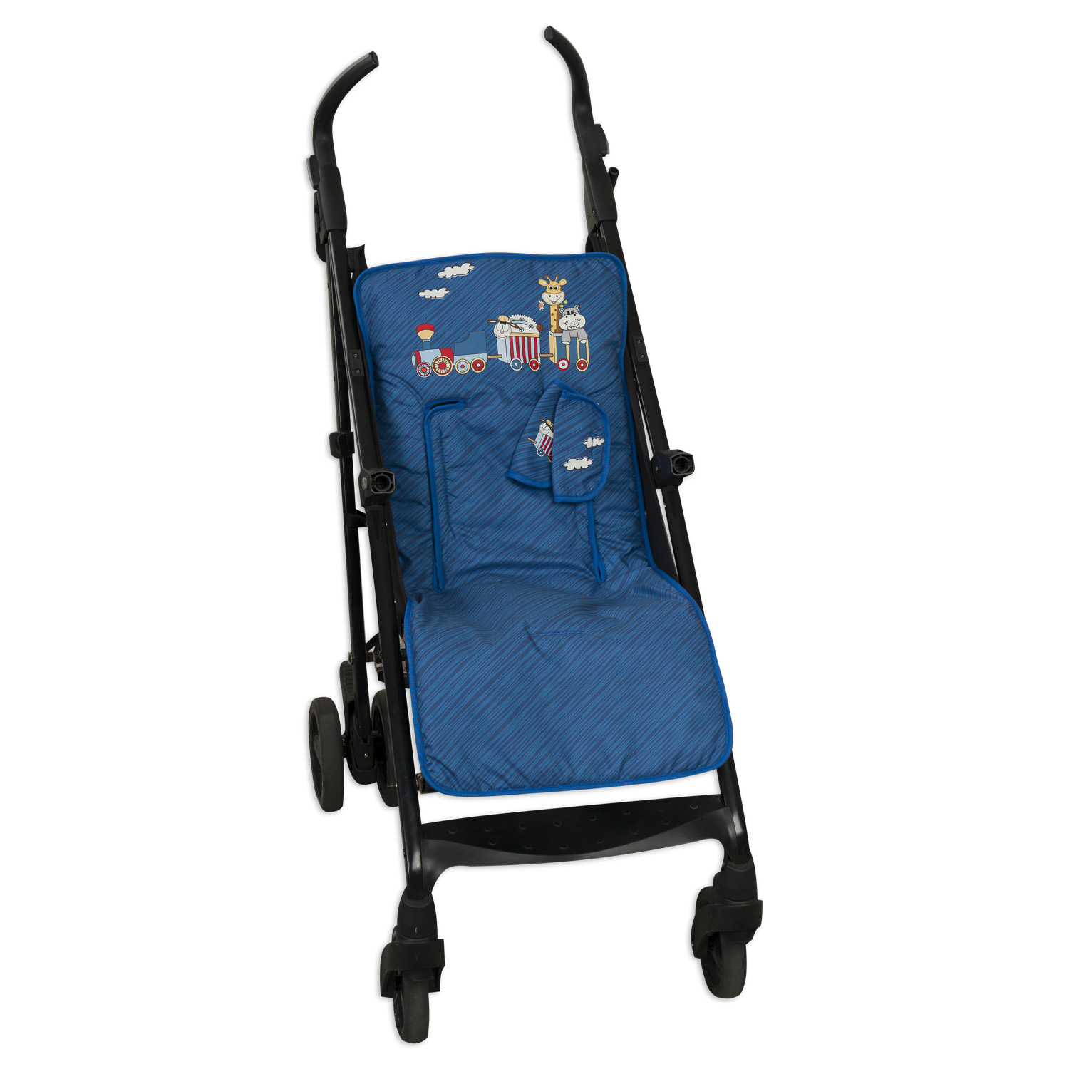 Cochecito de bebé azul y negro. Asiento acolchado azul con bordados de tren y animales. Marco negro.