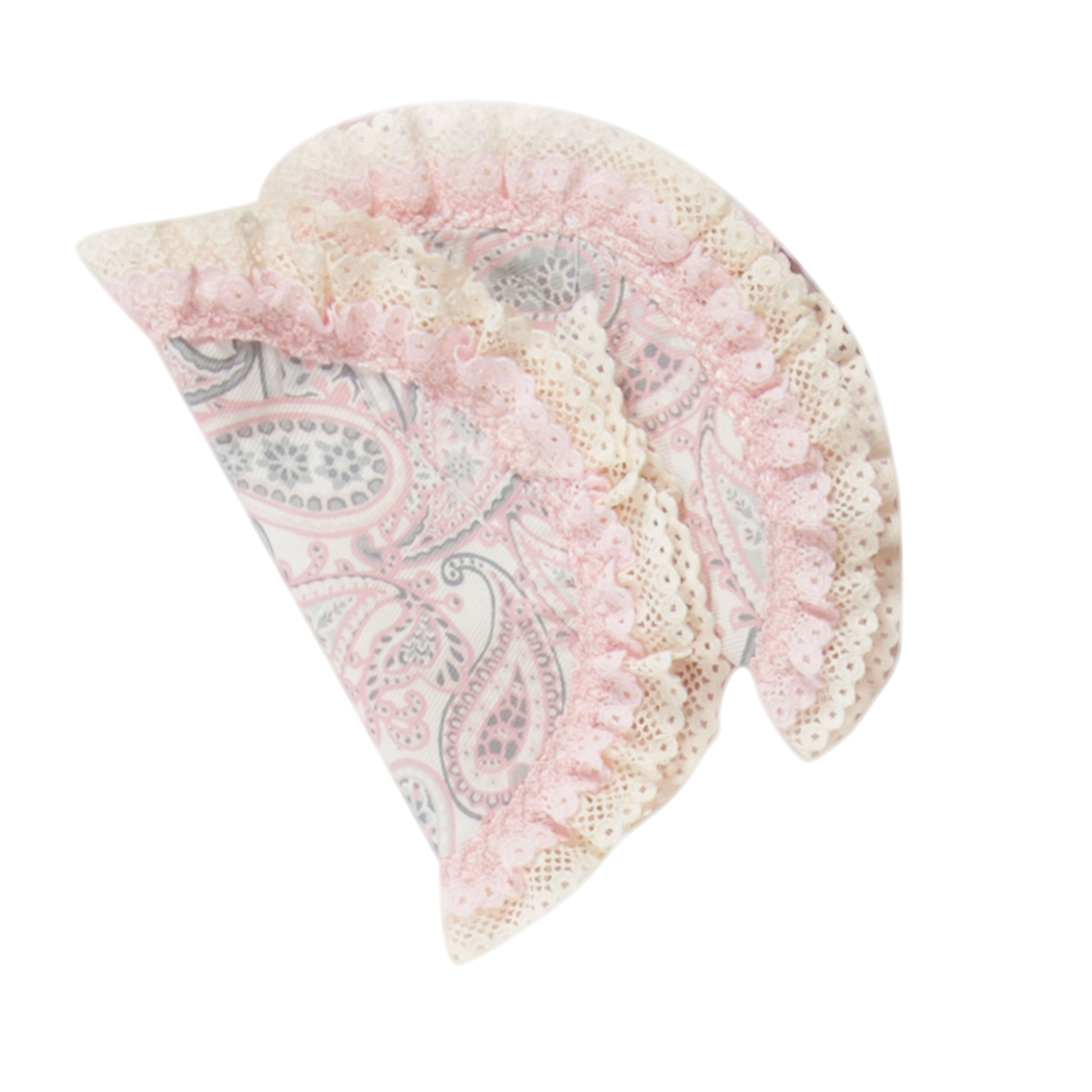 Gorro de bebé rosa claro con ribete de encaje y estampado de cachemira.