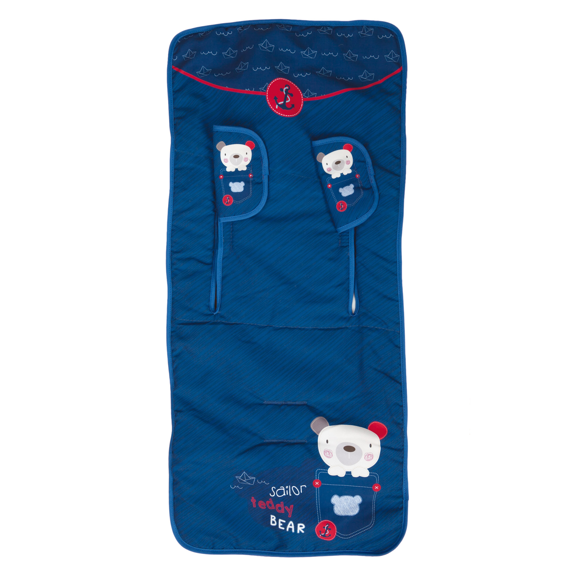 Inserto de cochecito azul con diseño de oso de peluche y barco. Ribete rojo.