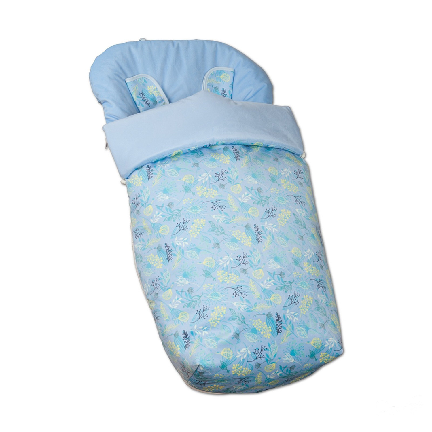 Un saco de dormir azul para bebé con diseño floral. El saco de dormir está sobre un fondo blanco.