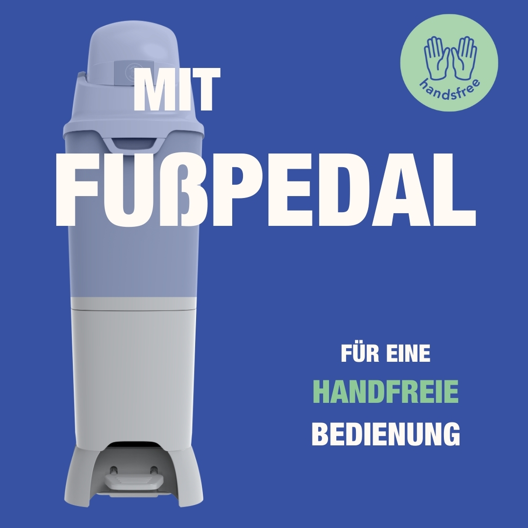 Blauer Mülleimer mit Fußpedal. Text: MIT FUSSPEDAL FÜR EINE HANDFREIE BEDIENUNG.