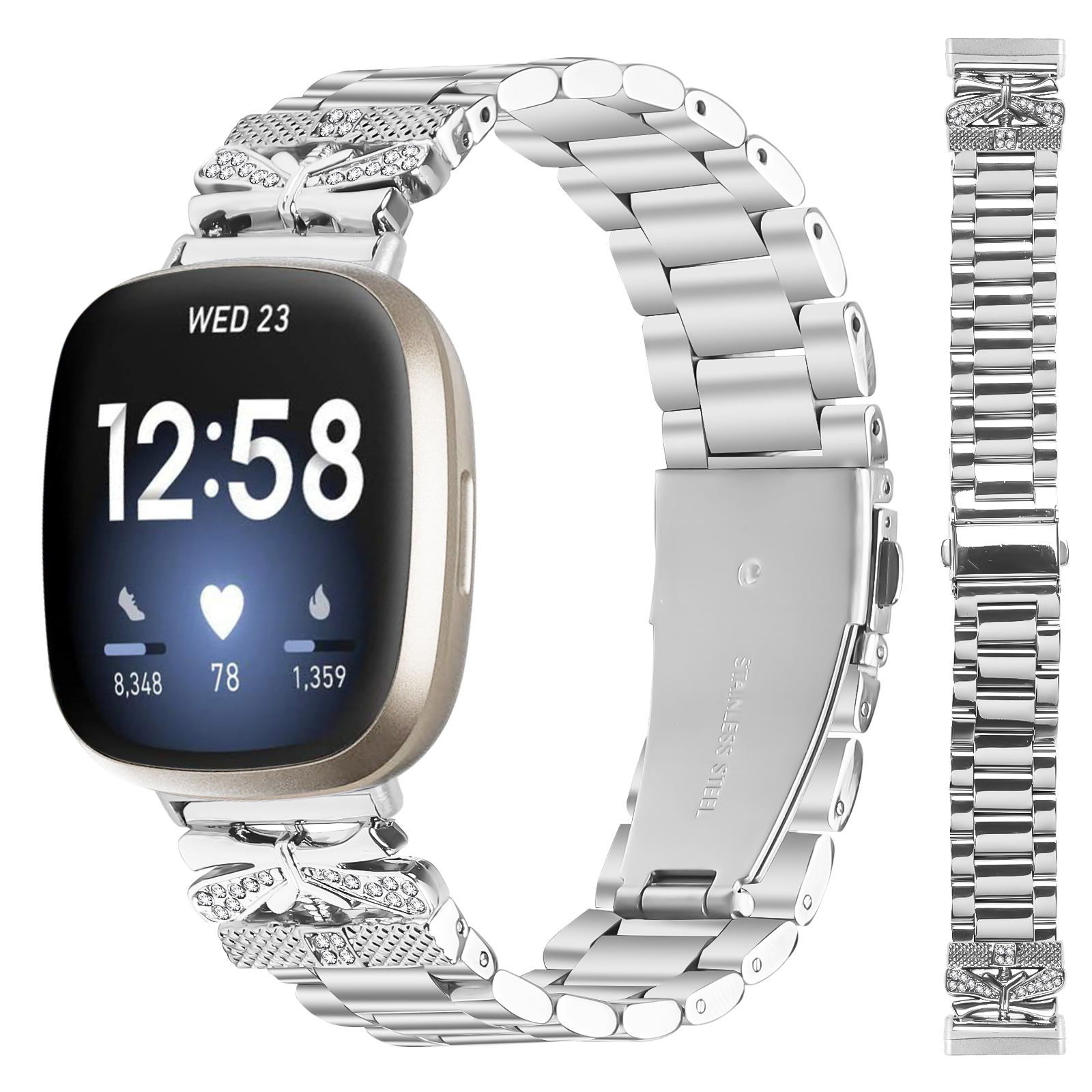 Silberne Smartwatch mit Edelstahlband. Zeigt Datum und Uhrzeit, Herzfrequenz. Weißer Hintergrund. Nahaufnahme.