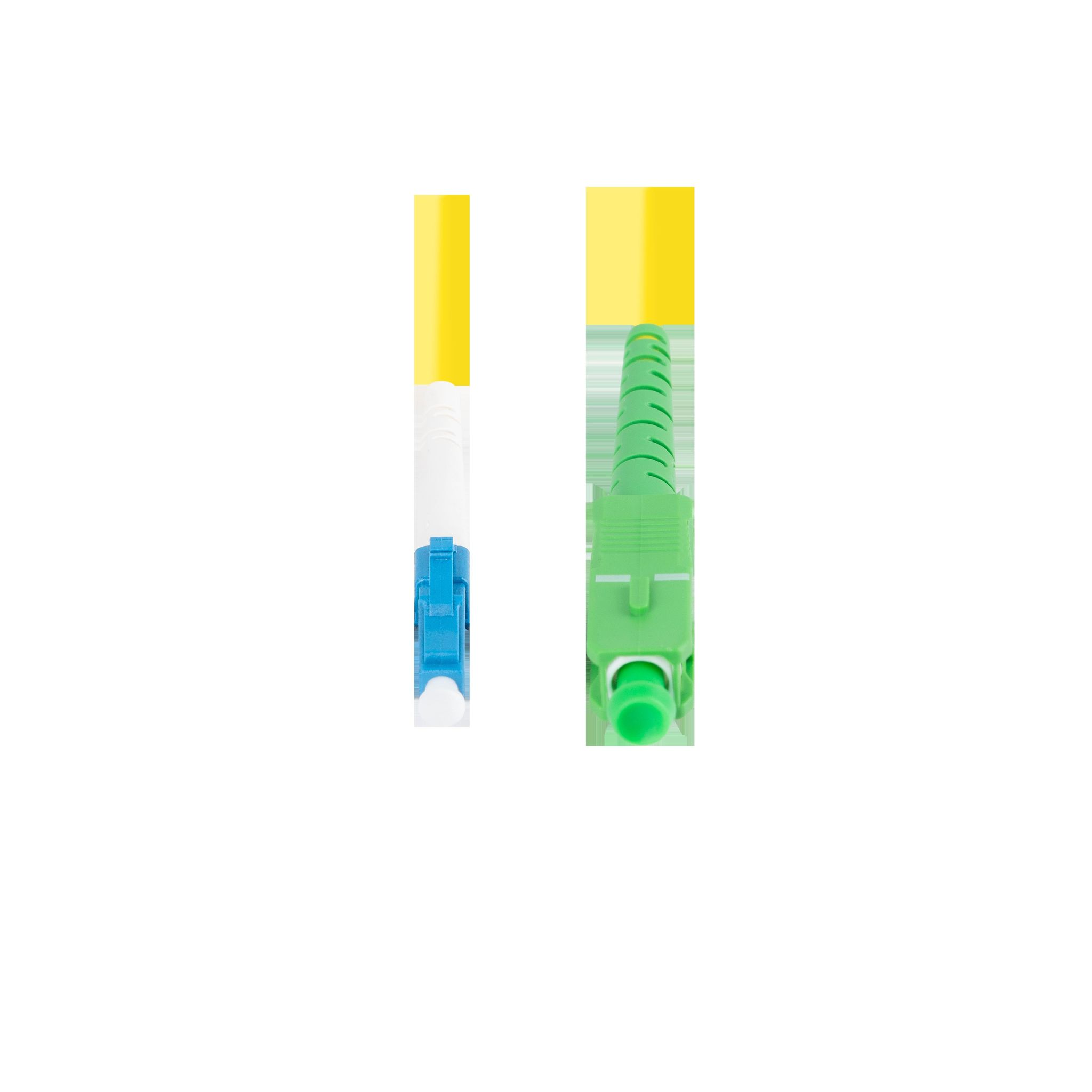 Due cavi in fibra ottica. Uno giallo, uno verde. Entrambi hanno connettori alle estremità.