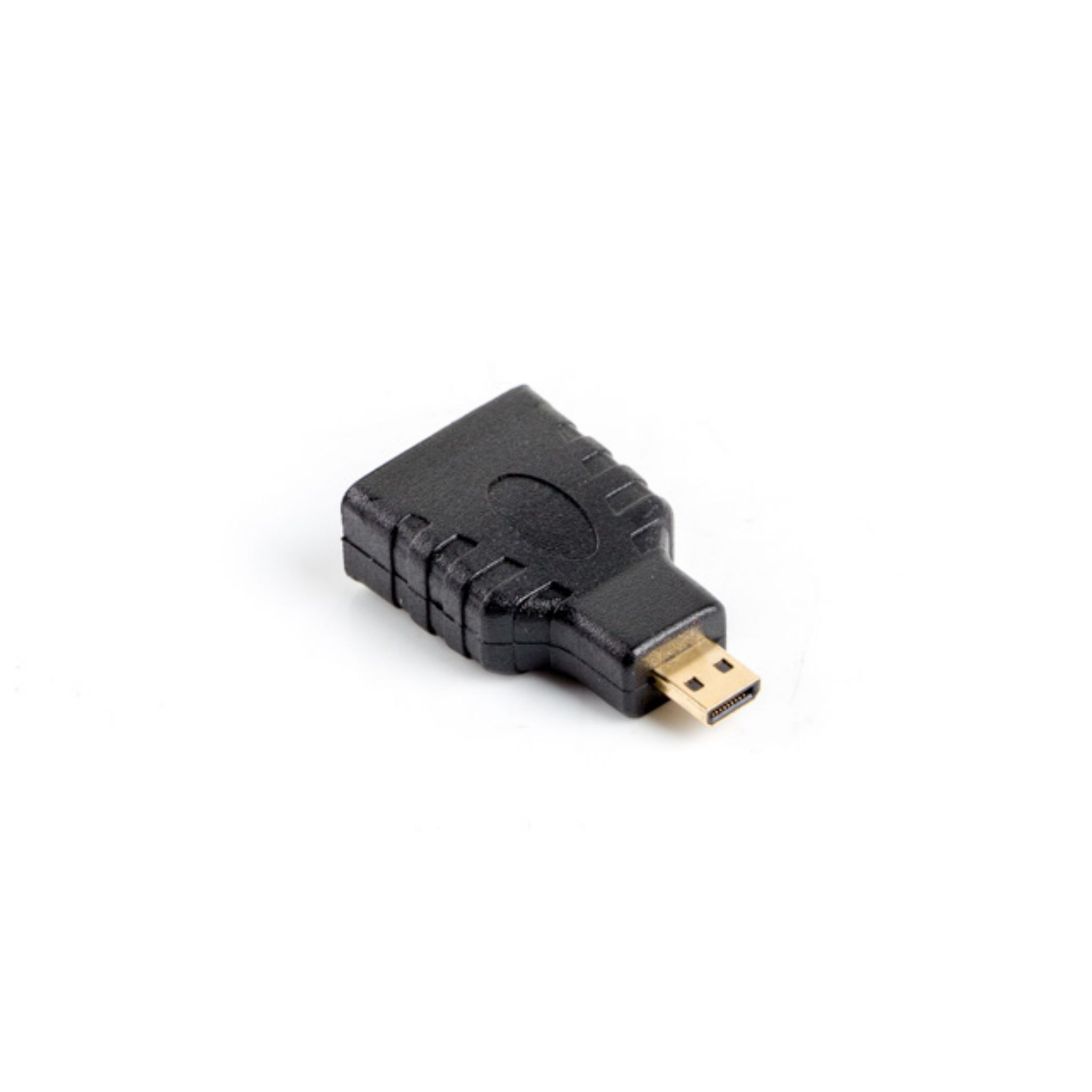 Czarny adapter HDMI na białym tle. Tło jest gładko białe.