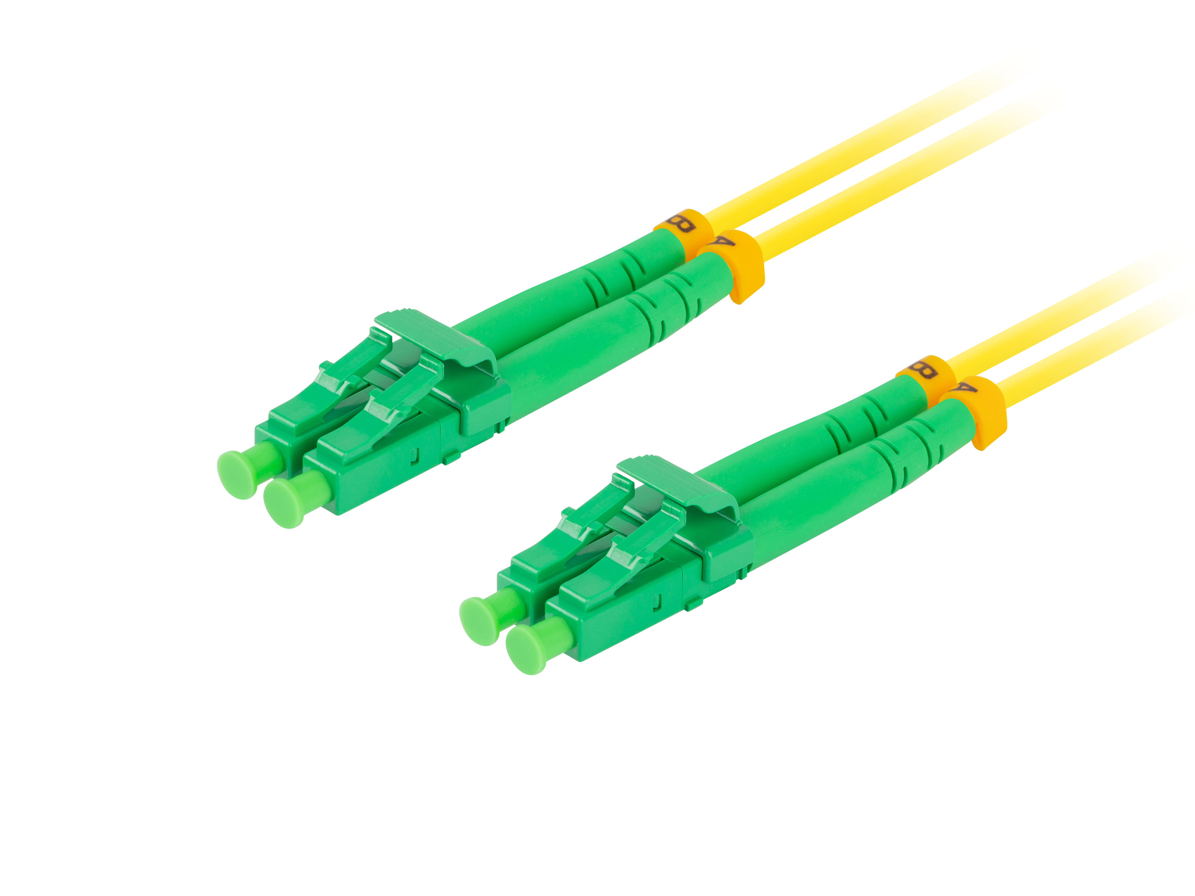 Deux câbles à fibre optique avec connecteurs verts et câbles jaunes, sur fond blanc.
