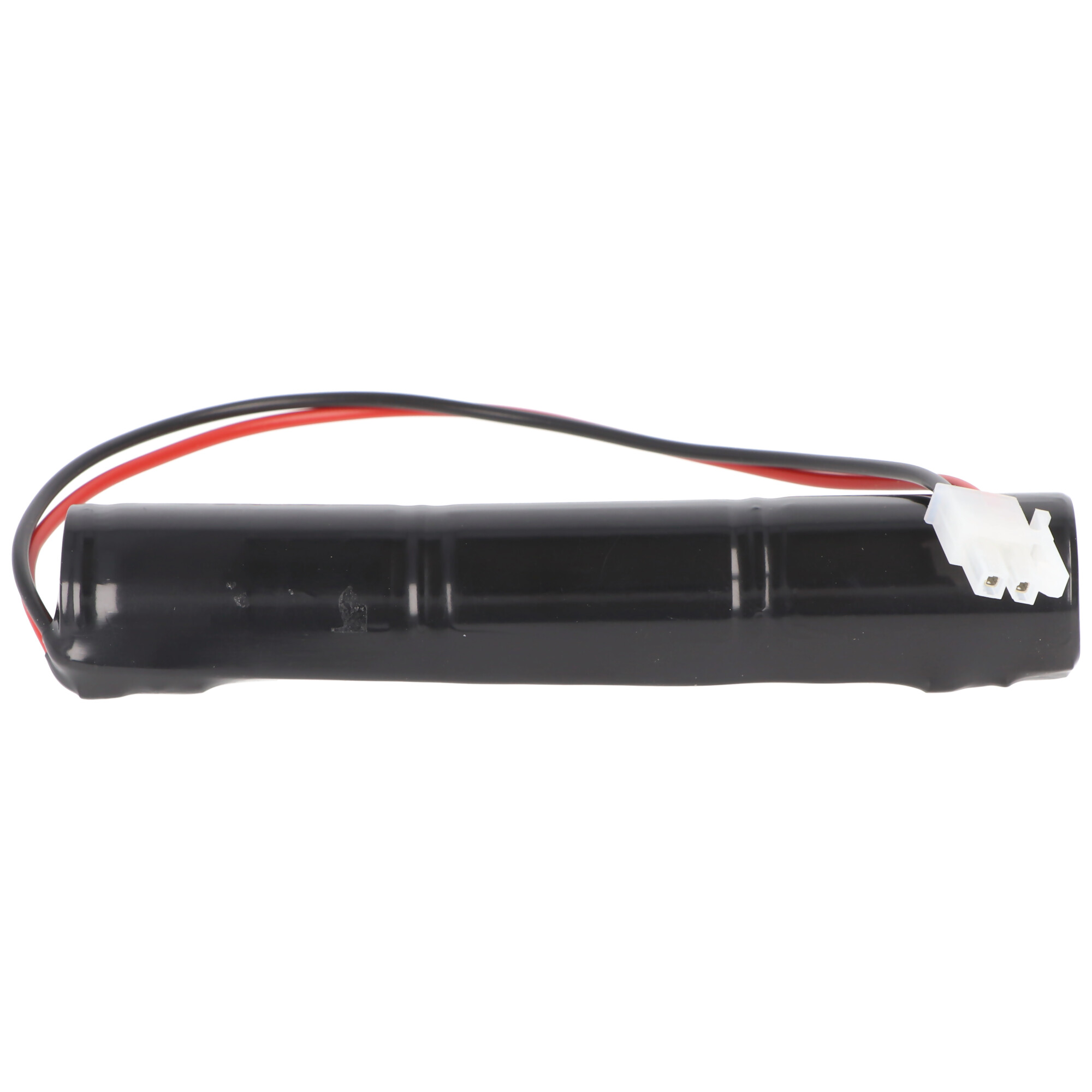 Eine schwarze Batterie mit zwei Drähten und einem weißen Stecker. Der Hintergrund ist weiß.