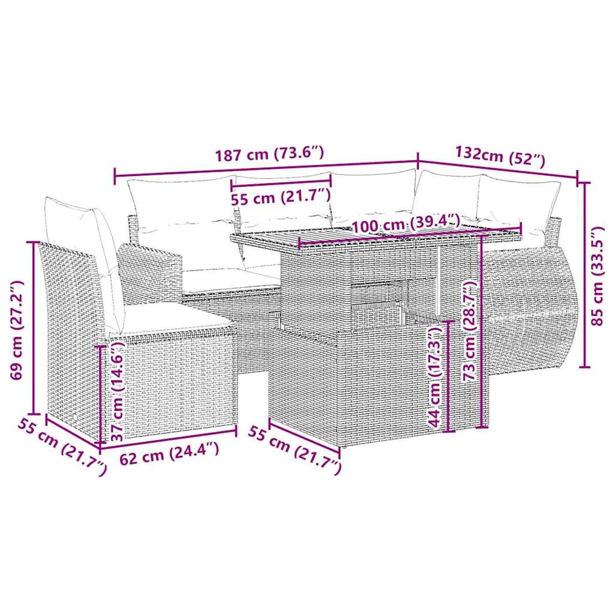 Set di mobili da esterno in vimini con dimensioni. Include tavolo, sedie e divano. Sfondo bianco.