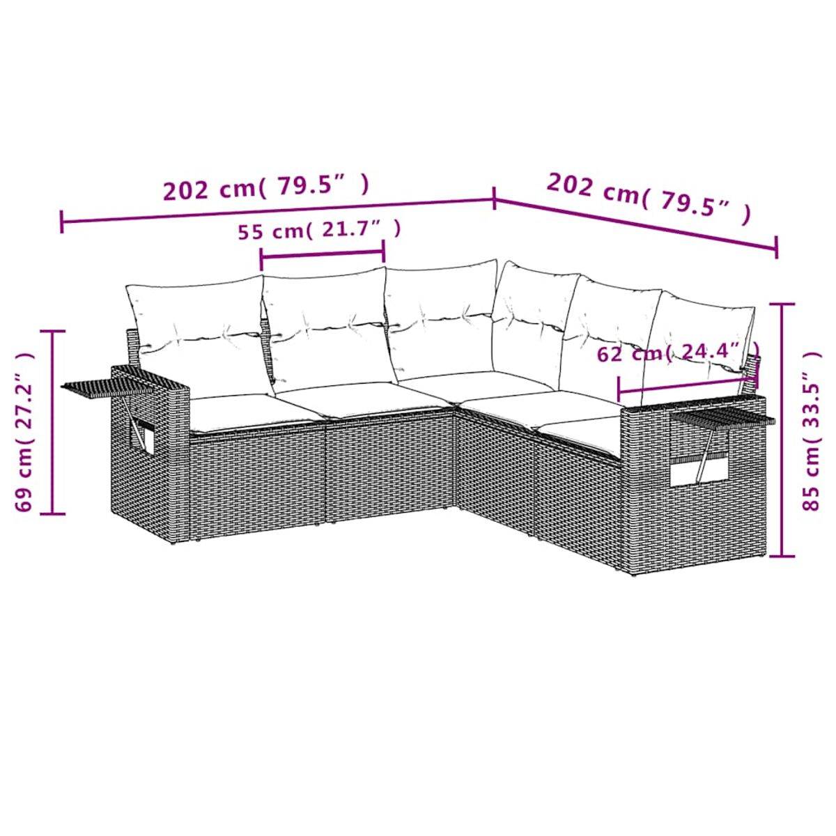 Ein Ecksofa aus Korbgeflecht mit beschrifteten Maßen. Es hat helle Kissen und Beistelltische.