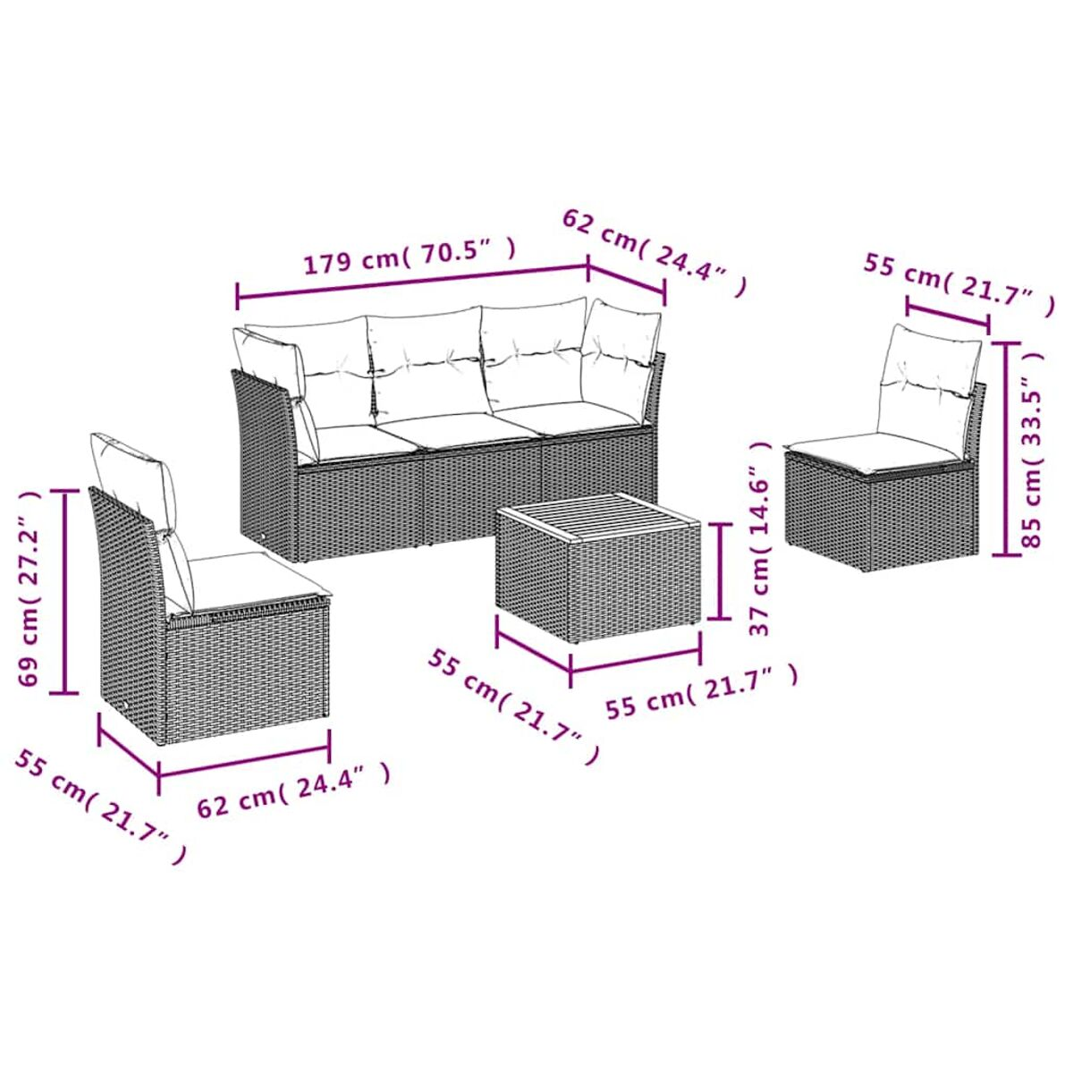 Un set di mobili da esterno in vimini con cuscini. Include un divano, due sedie e un tavolino quadrato.