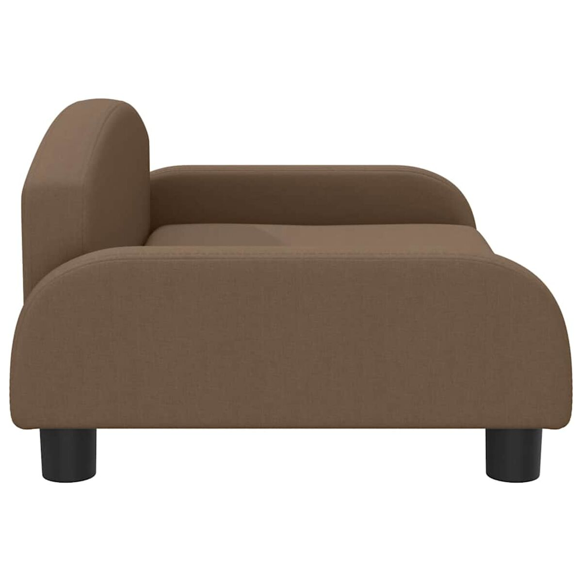 Braunes Loveseat, Seitenansicht, auf weißem Hintergrund. Es hat geschwungene Arme und schwarze Beine.