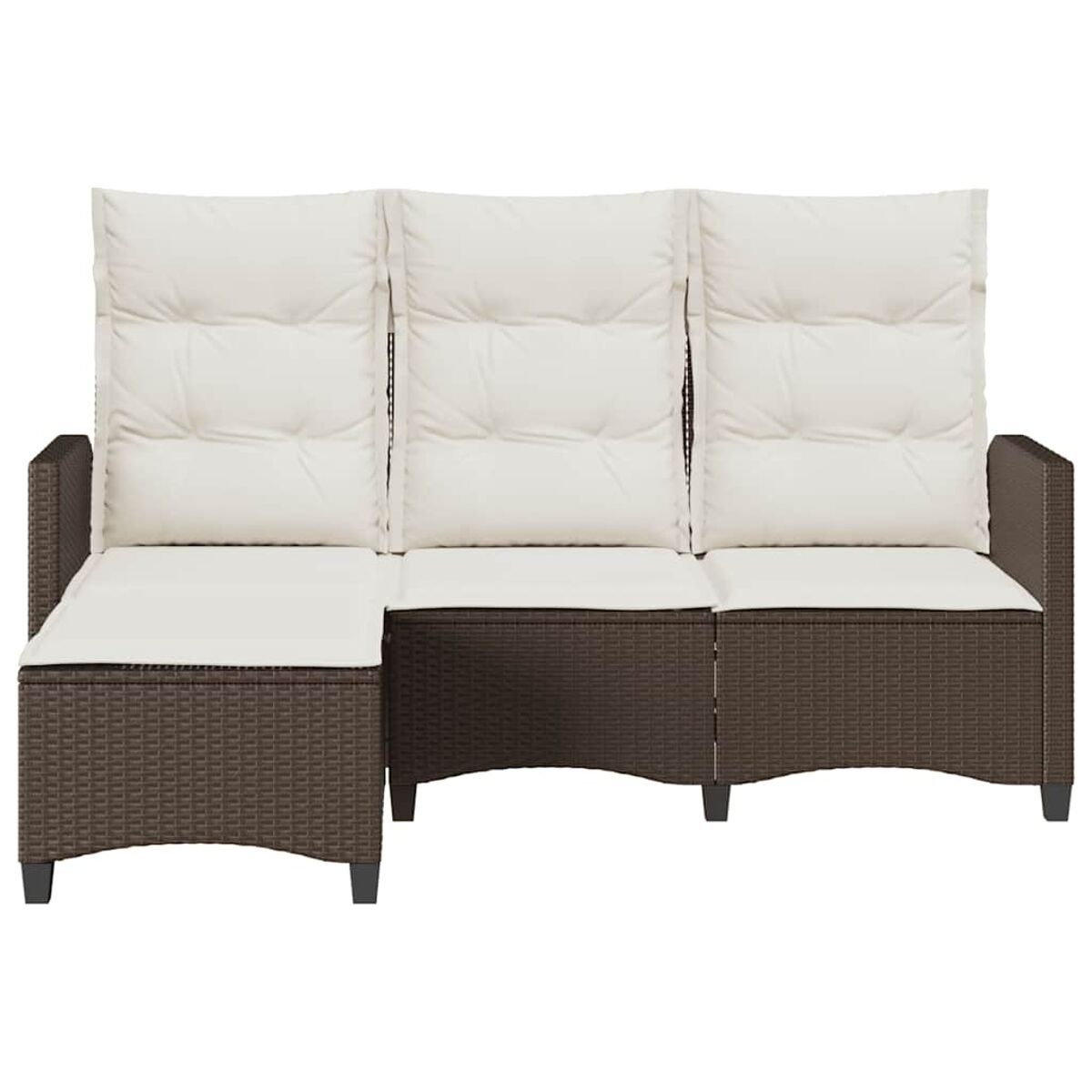 Braunes Outdoor-Sofa aus Rattan mit weißen Kissen auf weißem Hintergrund. Es hat eine L-Form.