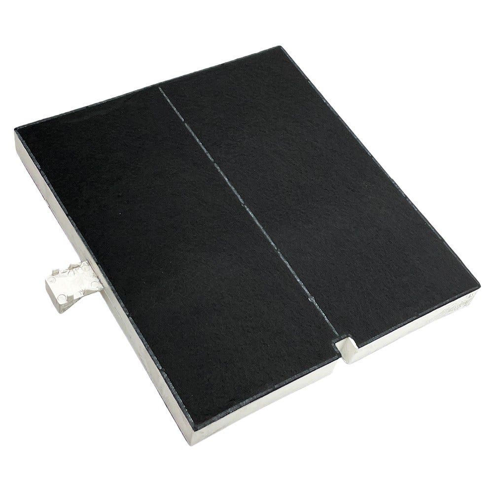 Schwarzes Solarpanel mit weißer Linie. Weißer Rahmen.