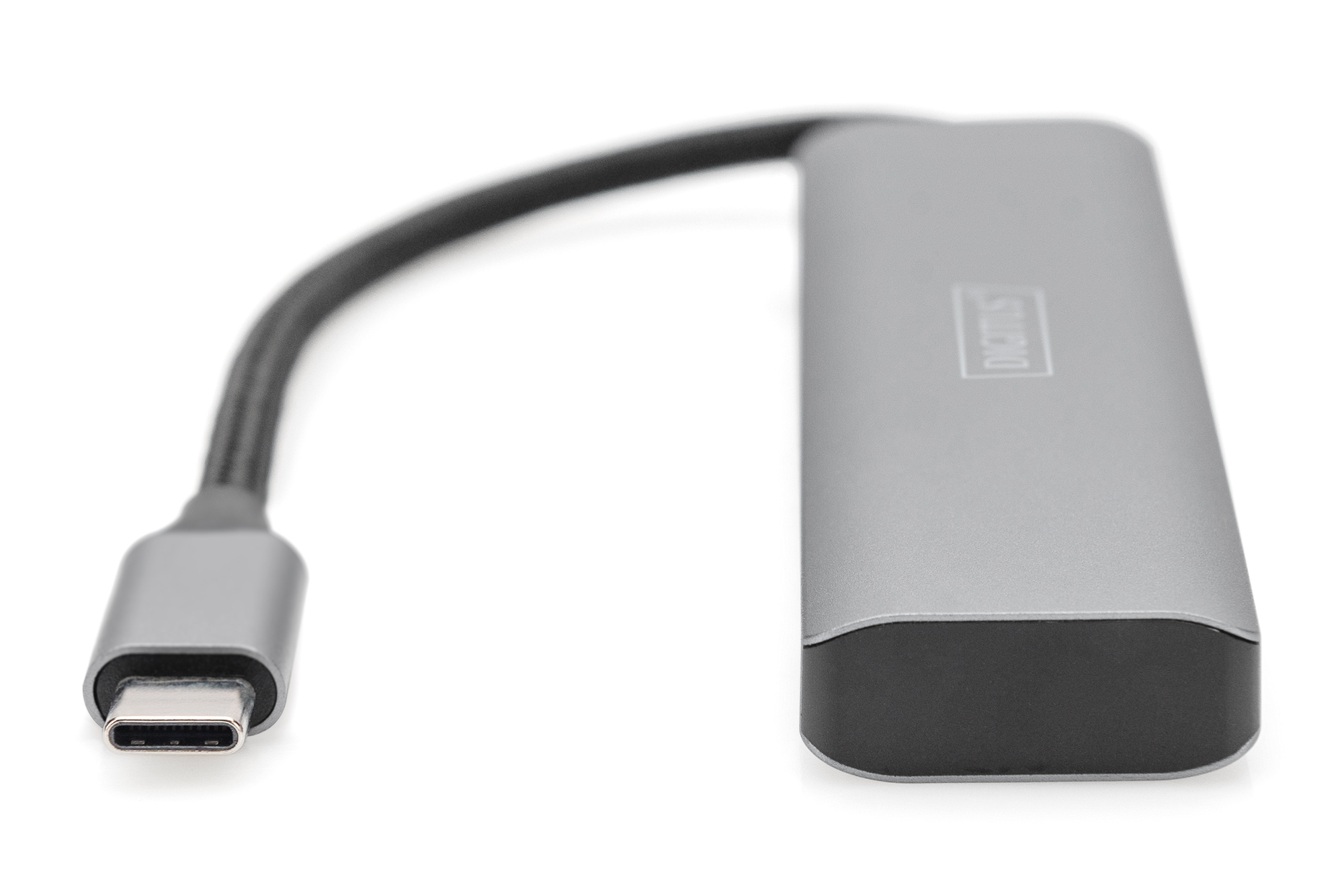 Hub USB-C Digitus argentato con cavo e connettore neri.