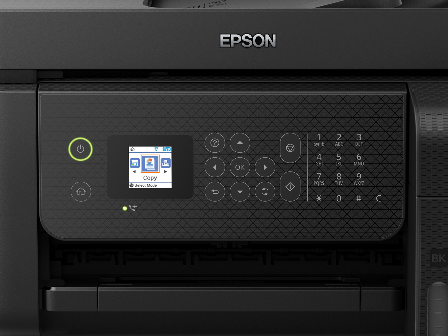 Pannello di controllo della stampante Epson nera. Il display mostra le opzioni di copia. Tasti e numeri visibili.
