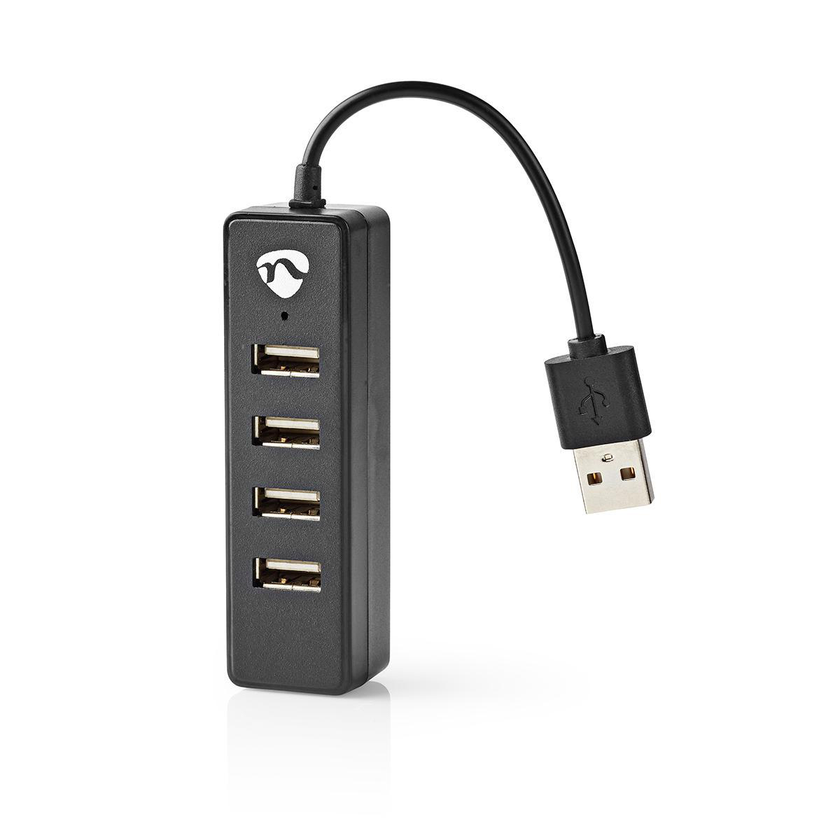 Zwarte USB-hub met 4 poorten en een USB-kabel, op een witte achtergrond.