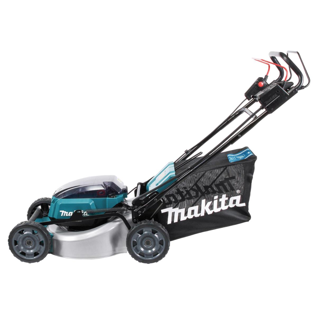 Makita Rasenmäher, türkis und schwarz, mit schwarzem Grasfangkorb. Weißer Hintergrund.
