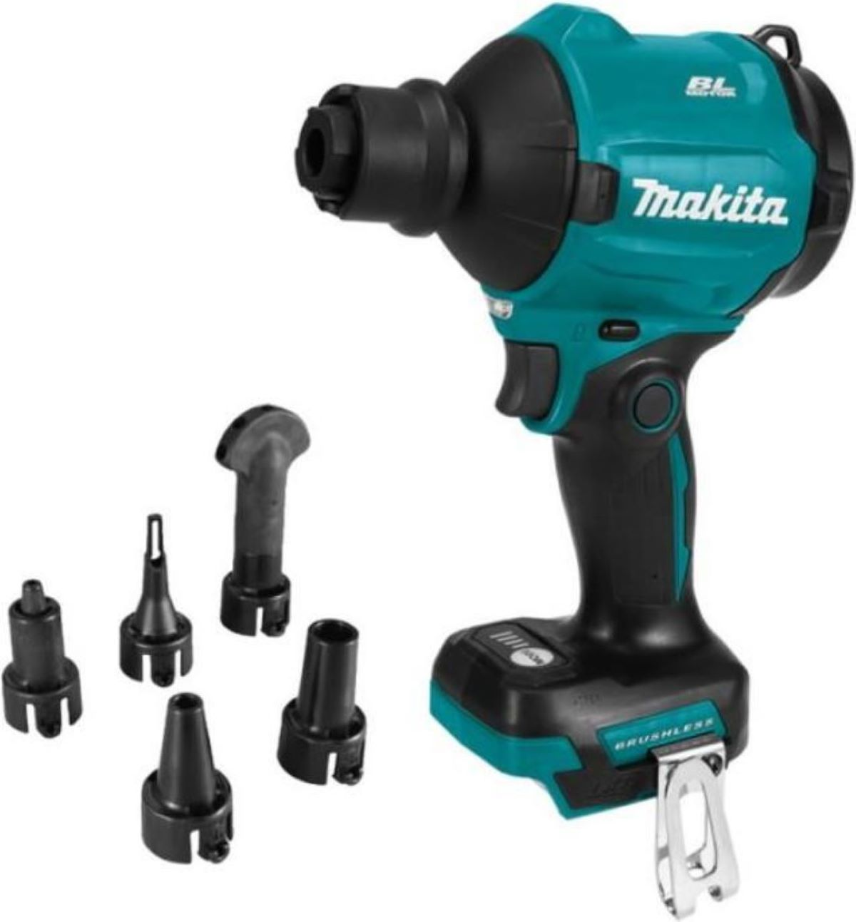 Ein teal-farbenes und schwarzes Elektrowerkzeug mit mehreren schwarzen Aufsätzen, isoliert.