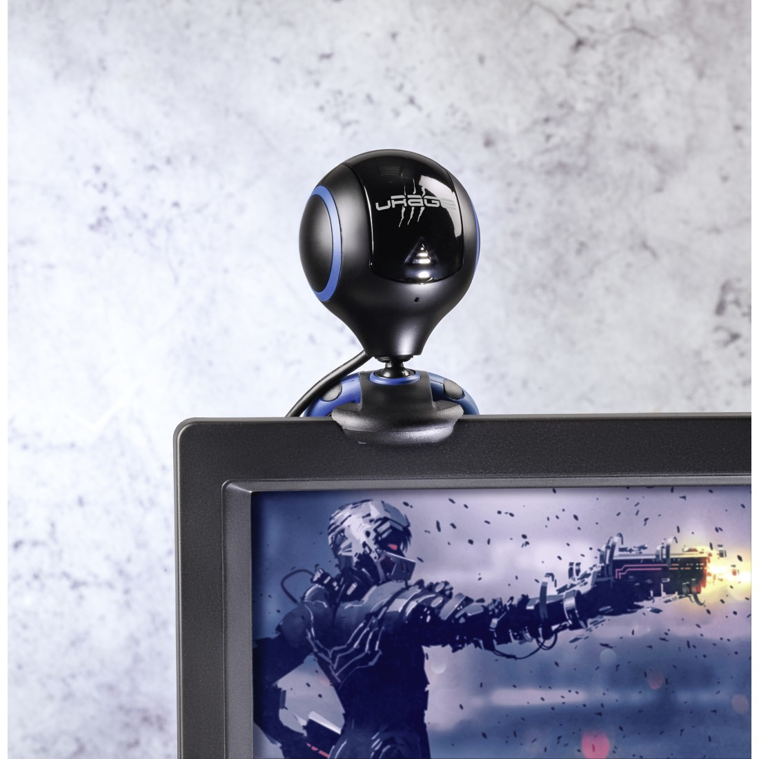 Eine Gaming-Webcam oben auf einem Computermonitor.