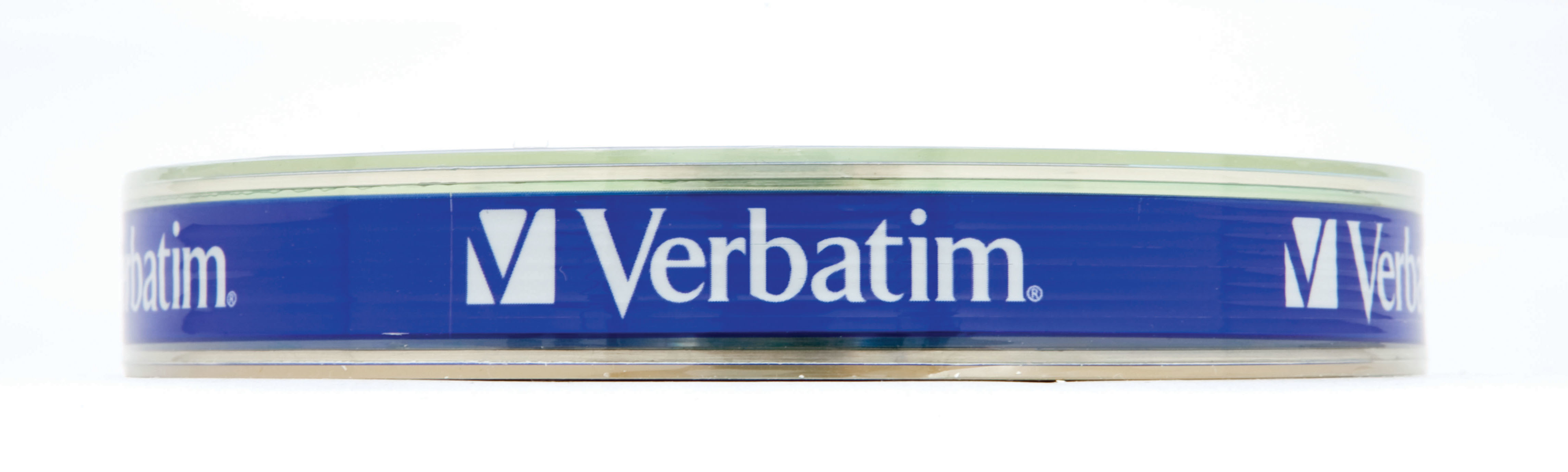 Una caja de CD Verbatim azul y plateada, con el nombre de la marca en primer plano.