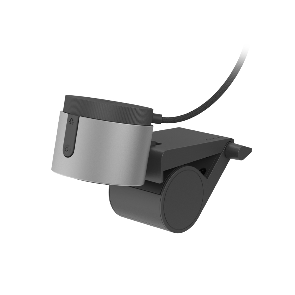 Srebrno-czarna kamera internetowa, przymocowana do statywu, z kablem.