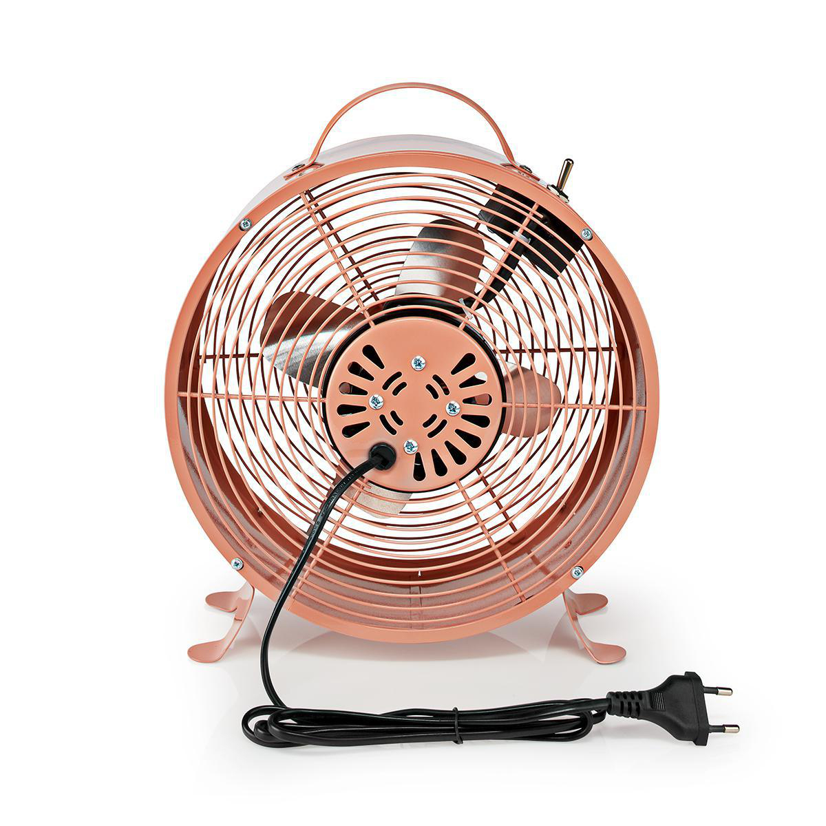 Ventilateur or rose avec cordon et prise noirs, isolé sur fond blanc.