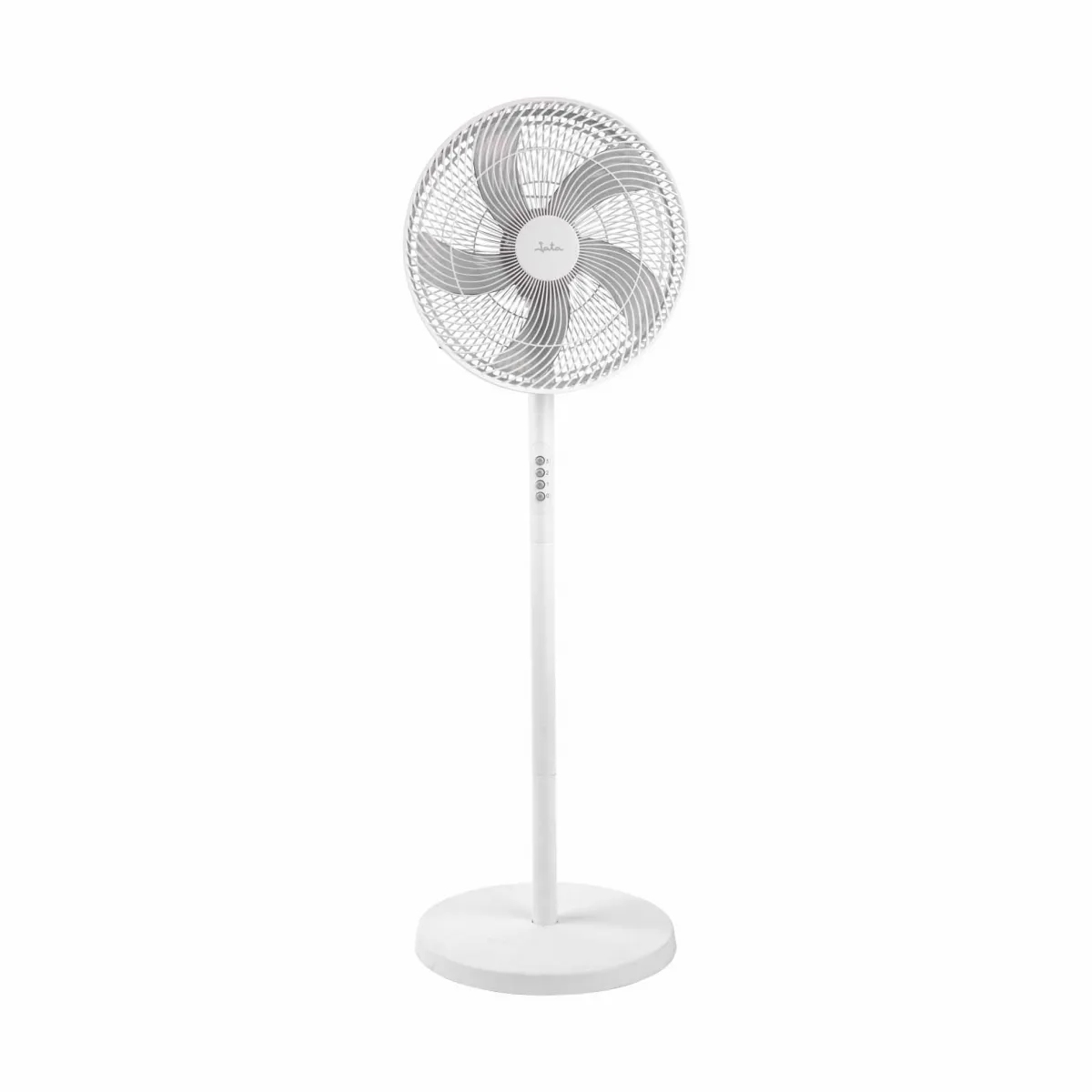 Ventilador de pie blanco con base redonda y rejilla protectora. Aislado sobre fondo blanco.