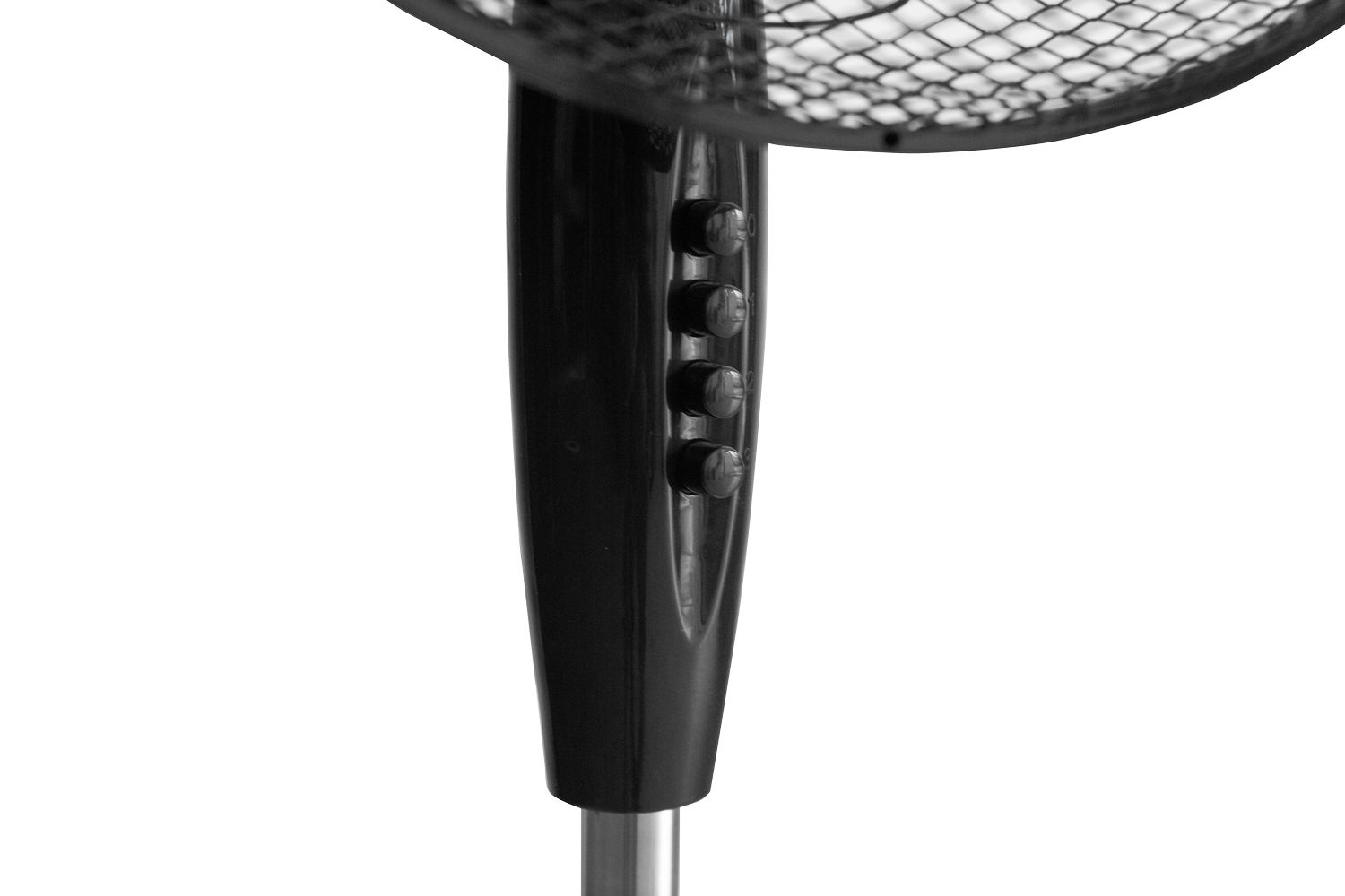 Primo piano di un supporto per ventilatore nero con quattro pulsanti e griglia protettiva.