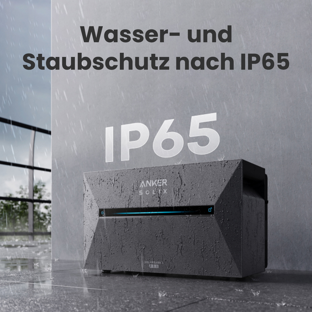 Eine dunkelgraue Anker Solix Solarbank mit dem Wort 'IP65' und Wassertropfen.
