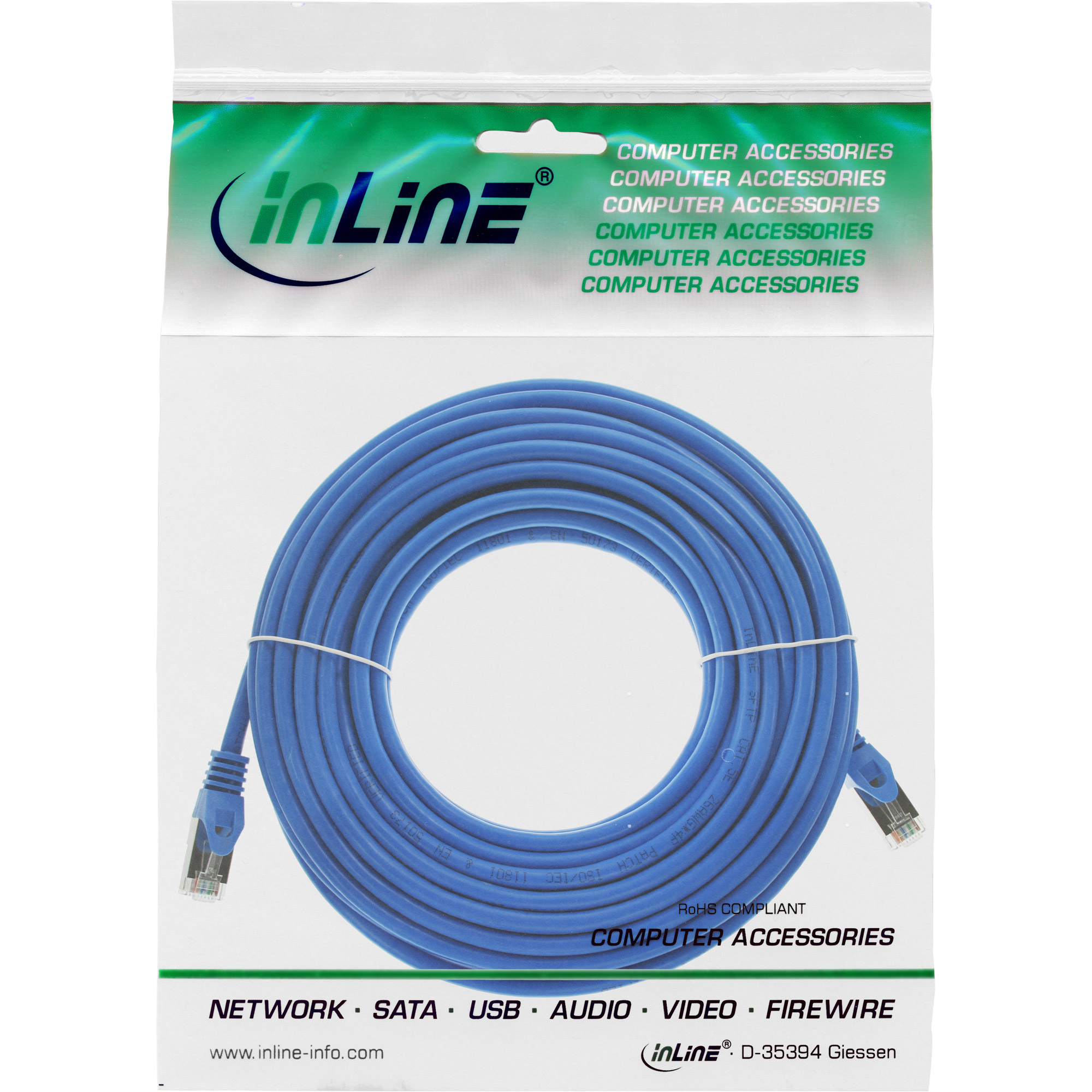 Cavo di rete blu, arrotolato, con connettori, confezionato in un sacchetto di plastica con testo.