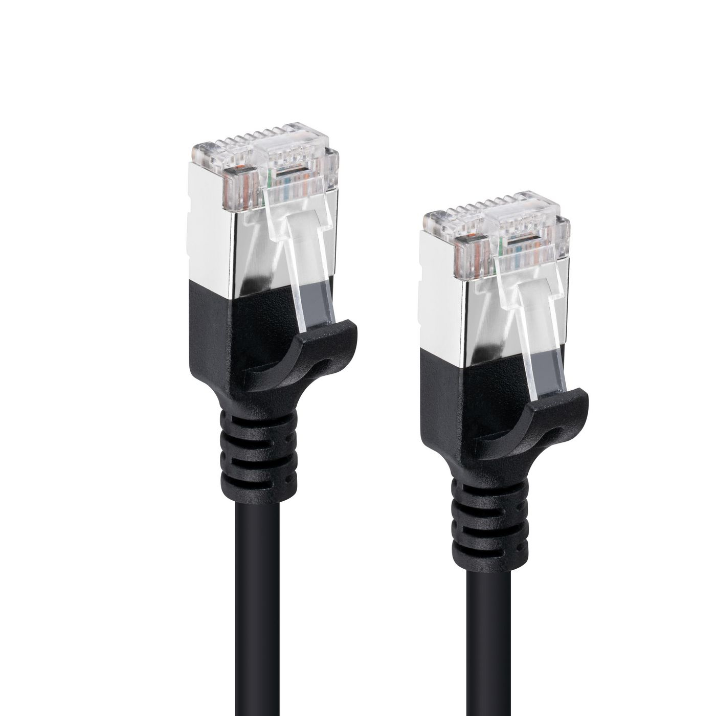 Deux câbles Ethernet noirs avec connecteurs noirs, sur fond blanc.
