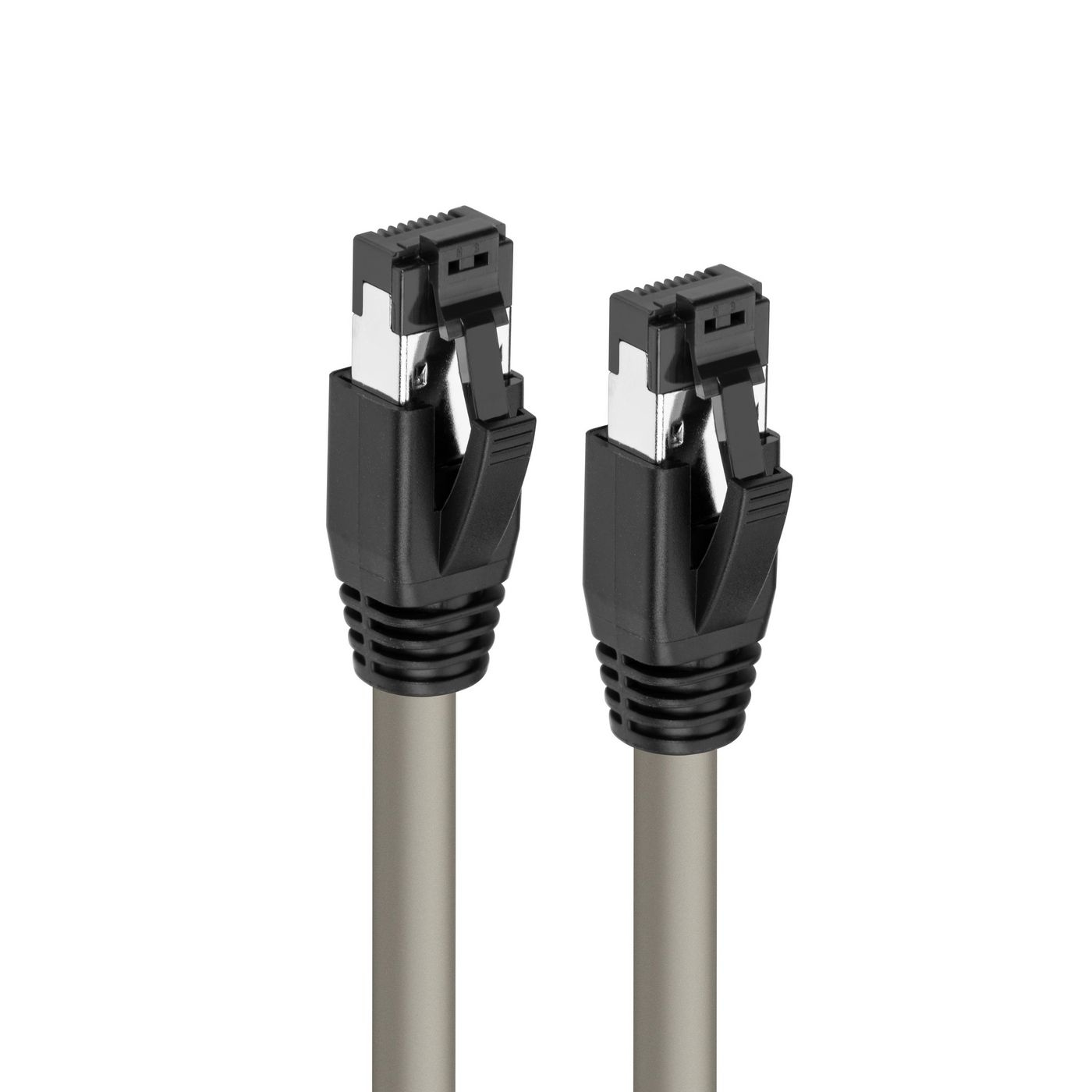 Twee grijze Ethernet-kabelconnectoren. De connectoren zijn zwart met zilveren metalen contacten.