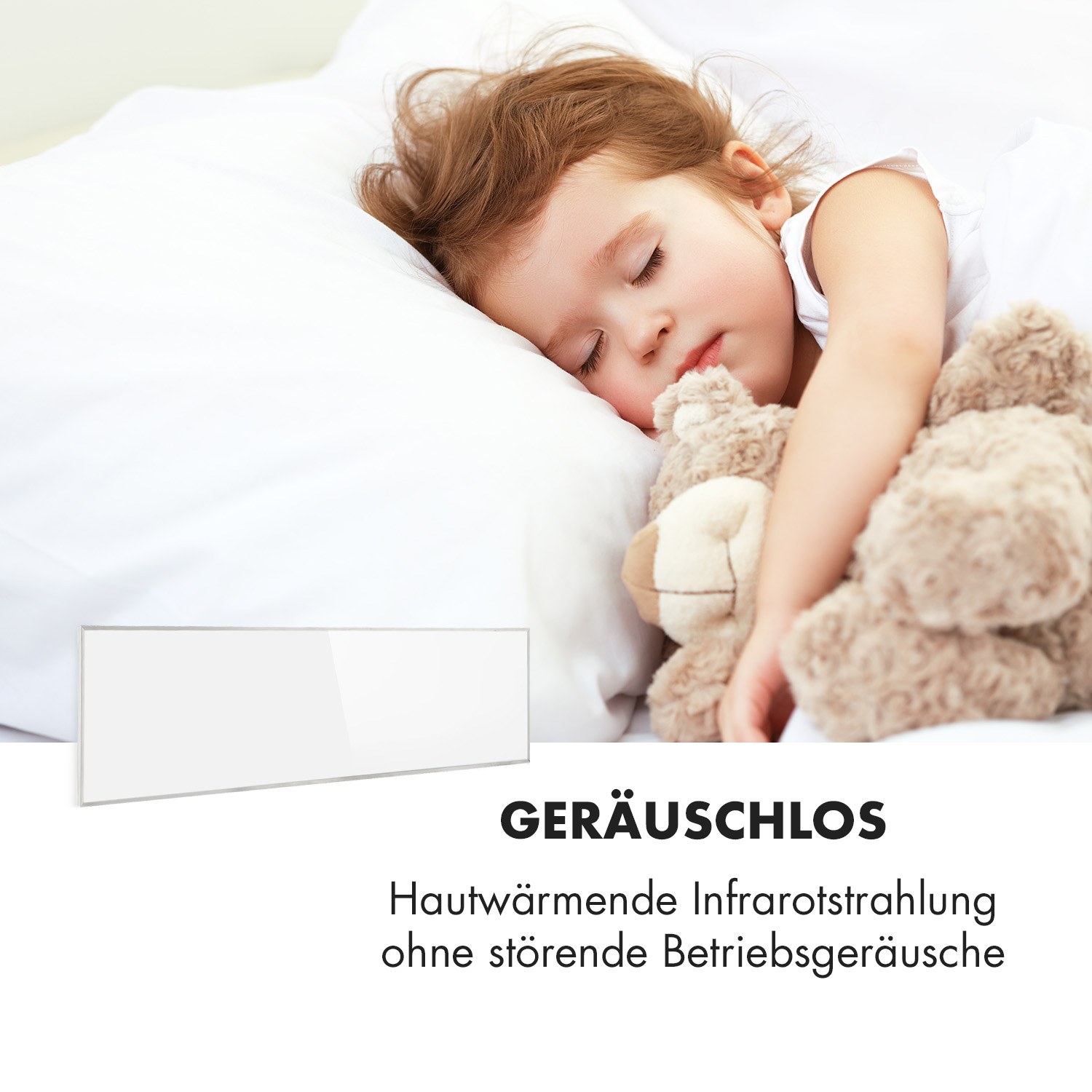 Un bambino che dorme con un orsacchiotto vicino a un termoventilatore a parete bianco. Il testo dice 'Silenzioso'.