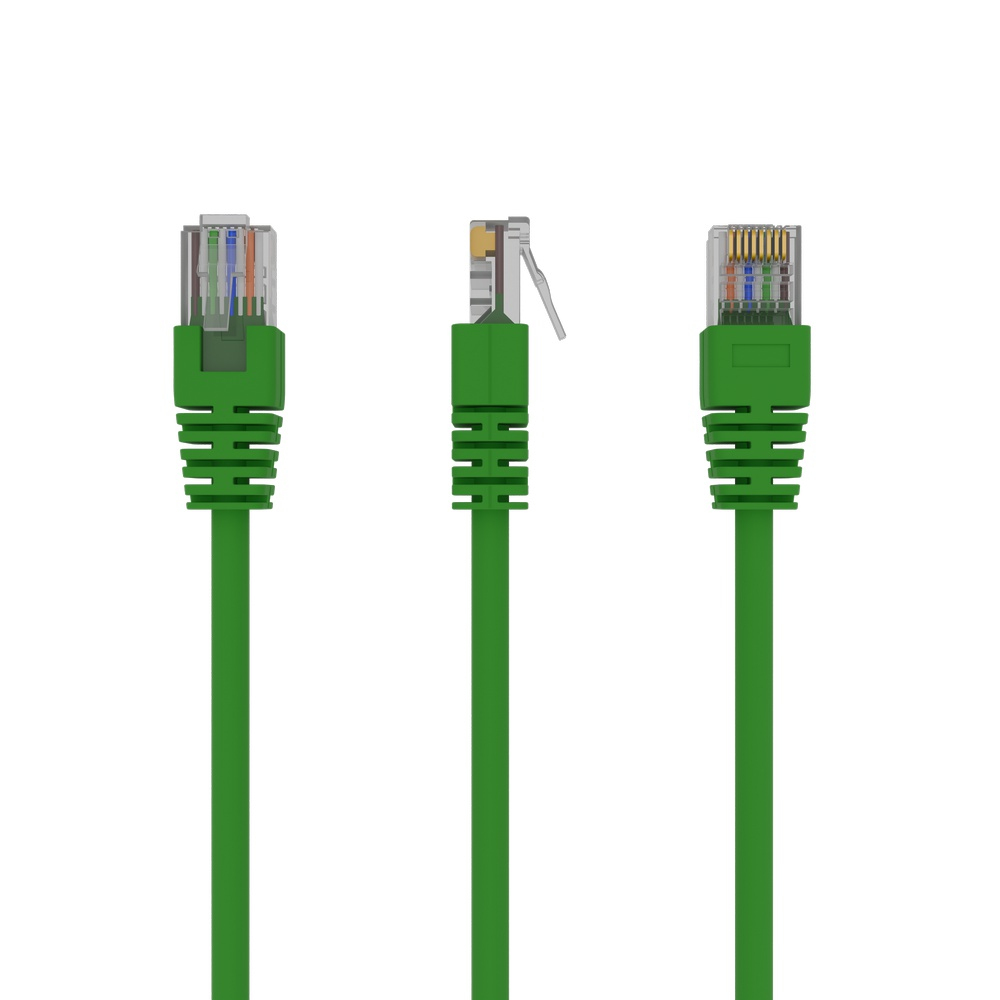 Drie groene Ethernetkabels met connectoren, tegen een witte achtergrond.