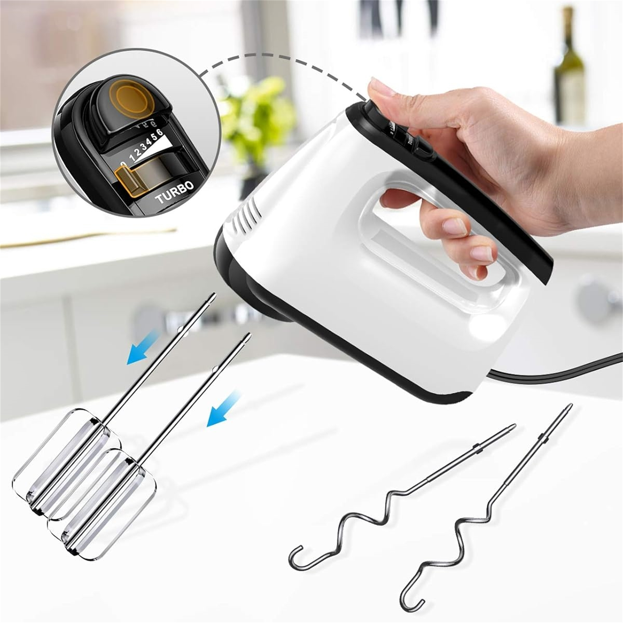 Weißer Handmixer mit Rührbesen. Drehregler mit Zahlen und Turbostellung sichtbar.