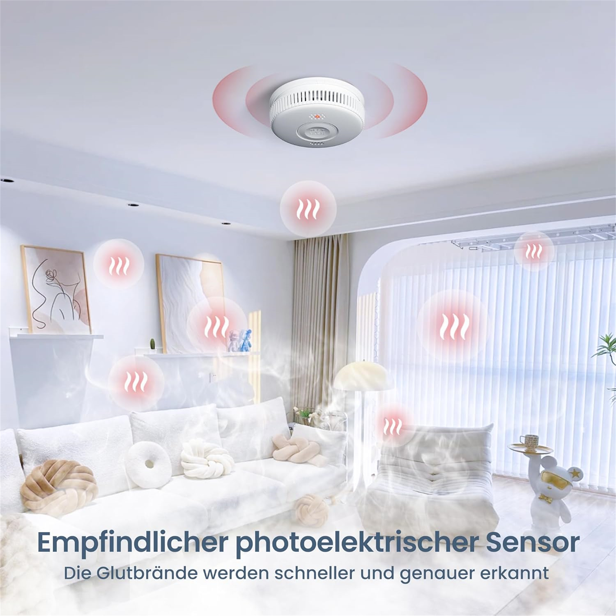 Ein Rauchmelder an der Decke, mit roten Wellen, und einem Raum mit Sofa und Rauch.
