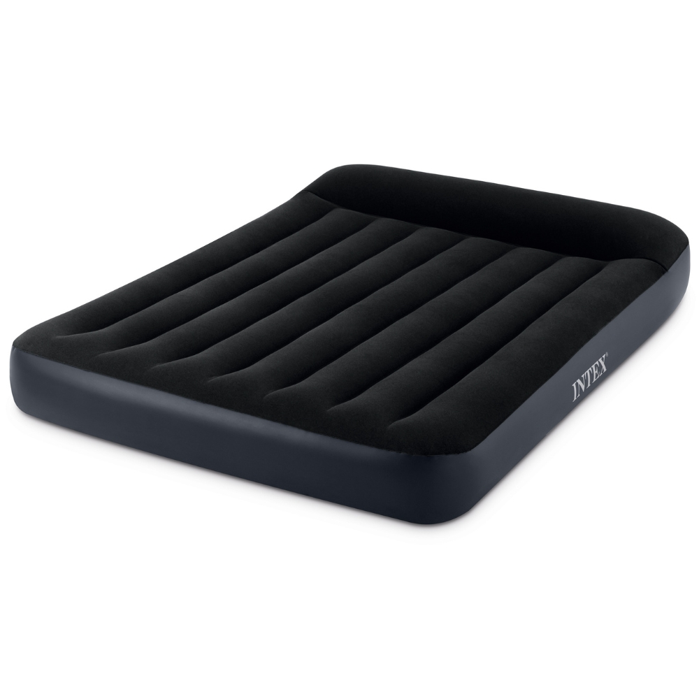 Zwart Intex luchtmatras op witte achtergrond. Het matras is rechthoekig van vorm.