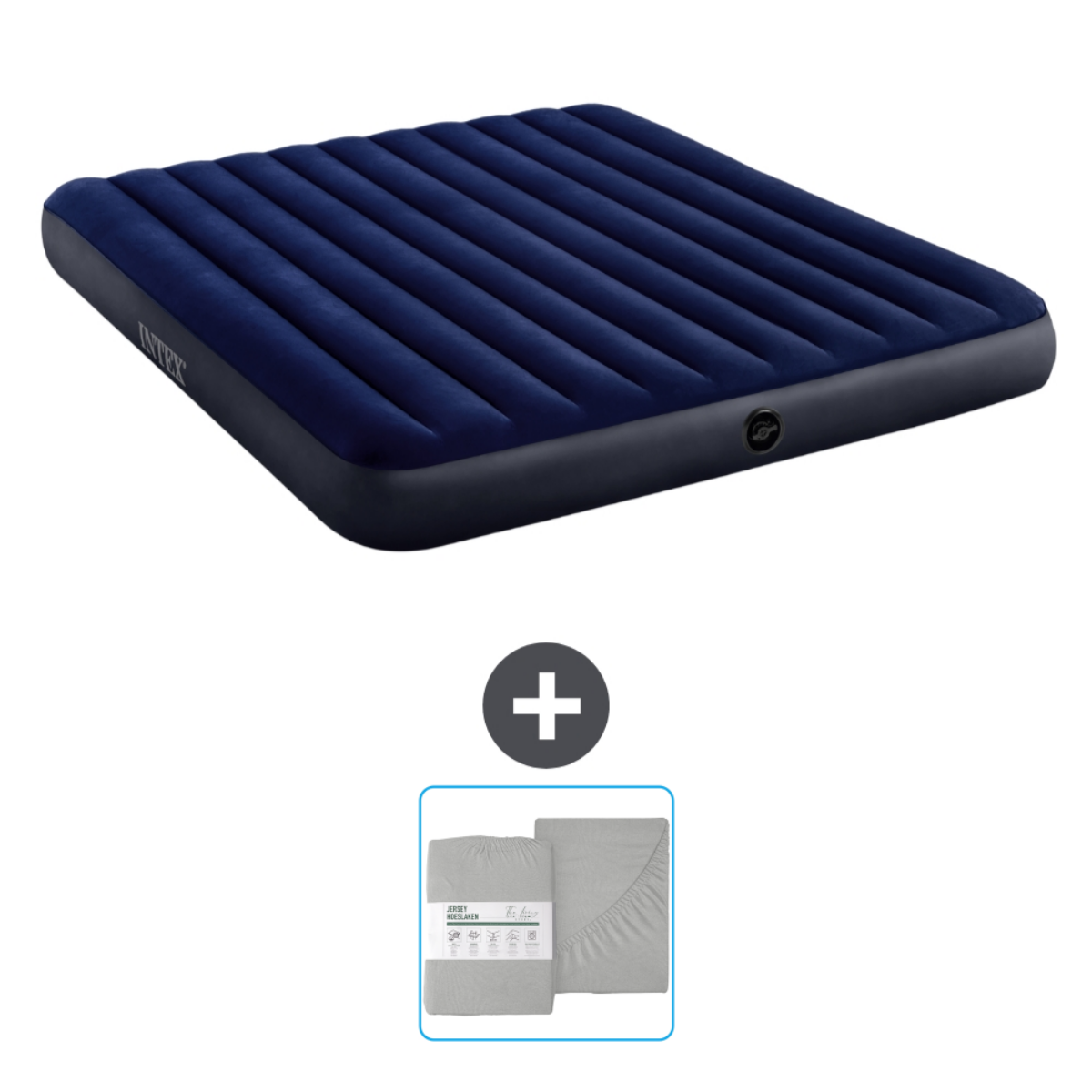Matelas gonflable bleu avec draps. Un signe plus indique une combinaison. Le matelas gonflable est d'Intex.