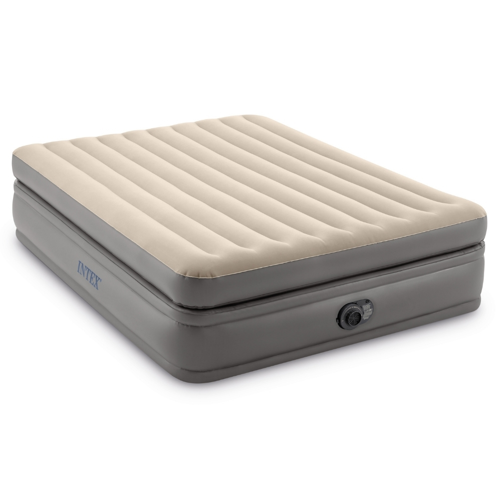 Opblaasbare matras, beige bovenkant, grijze zijkanten, witte achtergrond.