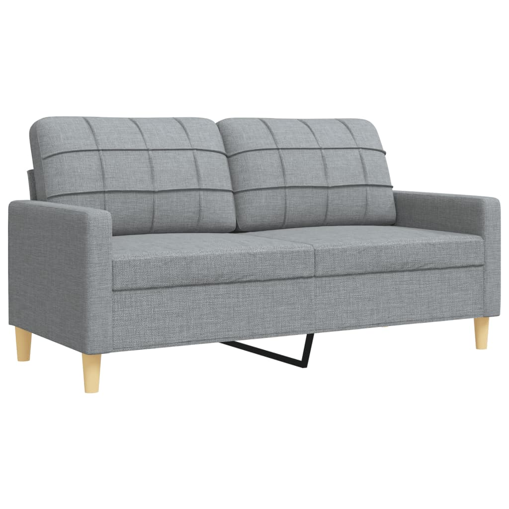 Ein graues Zweisitzer-Sofa mit Holzbeinen. Das Sofa hat eine strukturierte, quadratisch gemusterte Rückenlehne.