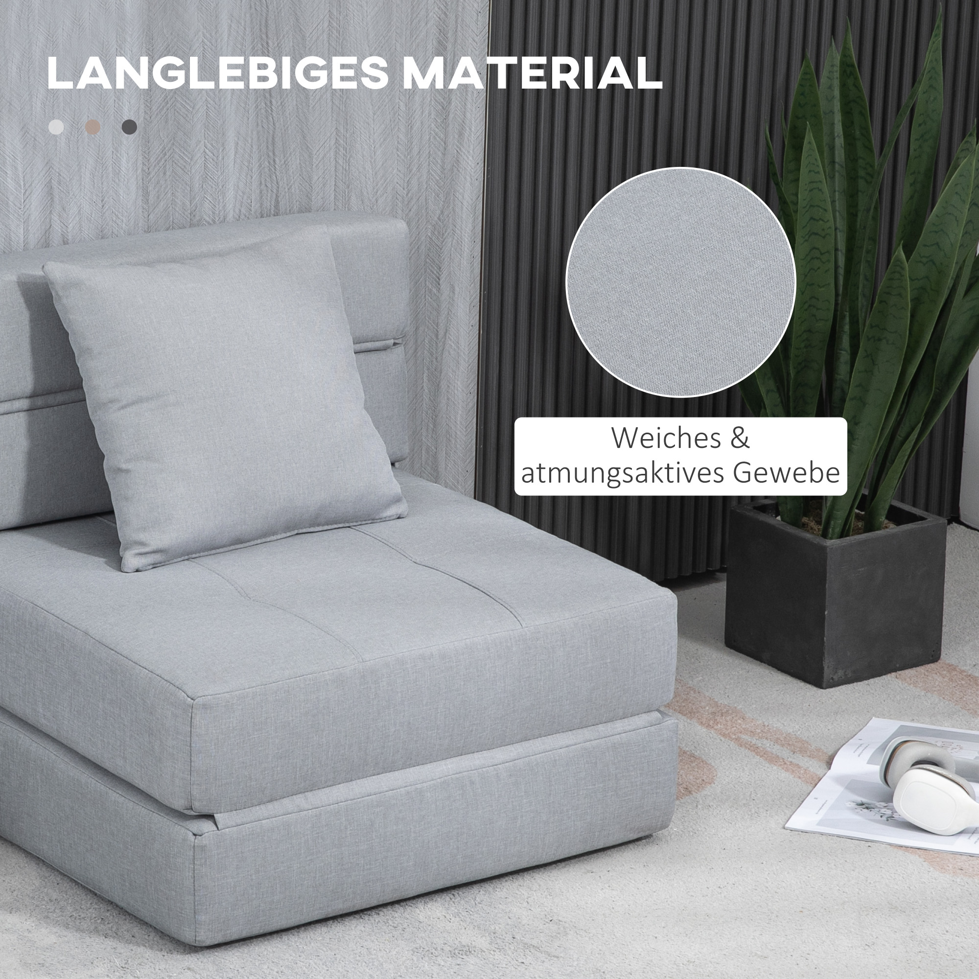 Graues Sofa mit Kissen und Zimmerpflanze. Text: Langlebiges Material, Stoff-Nahaufnahme.