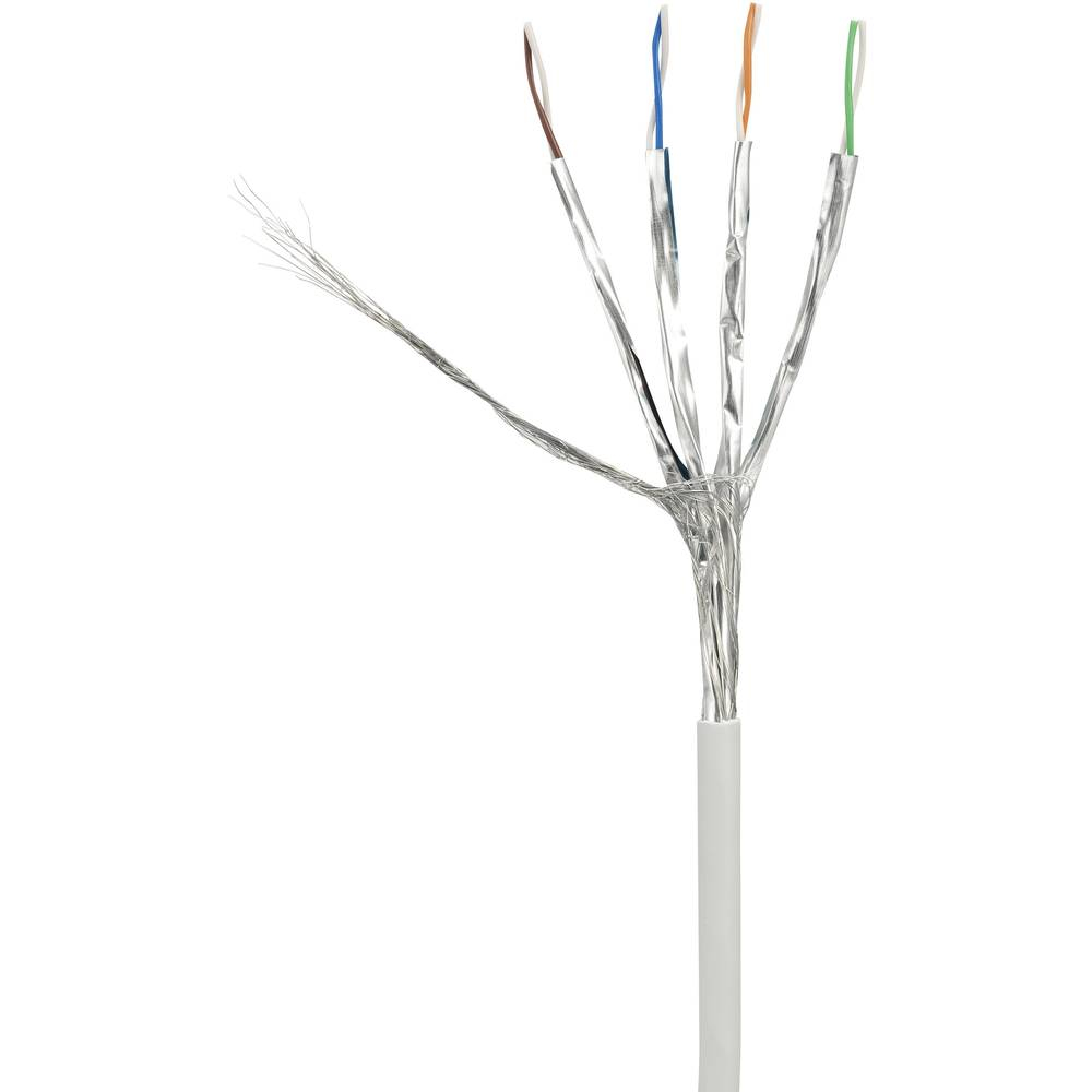 Biały kabel Ethernet z widocznymi przewodami wewnętrznymi, na białym tle, szczegół kabla.