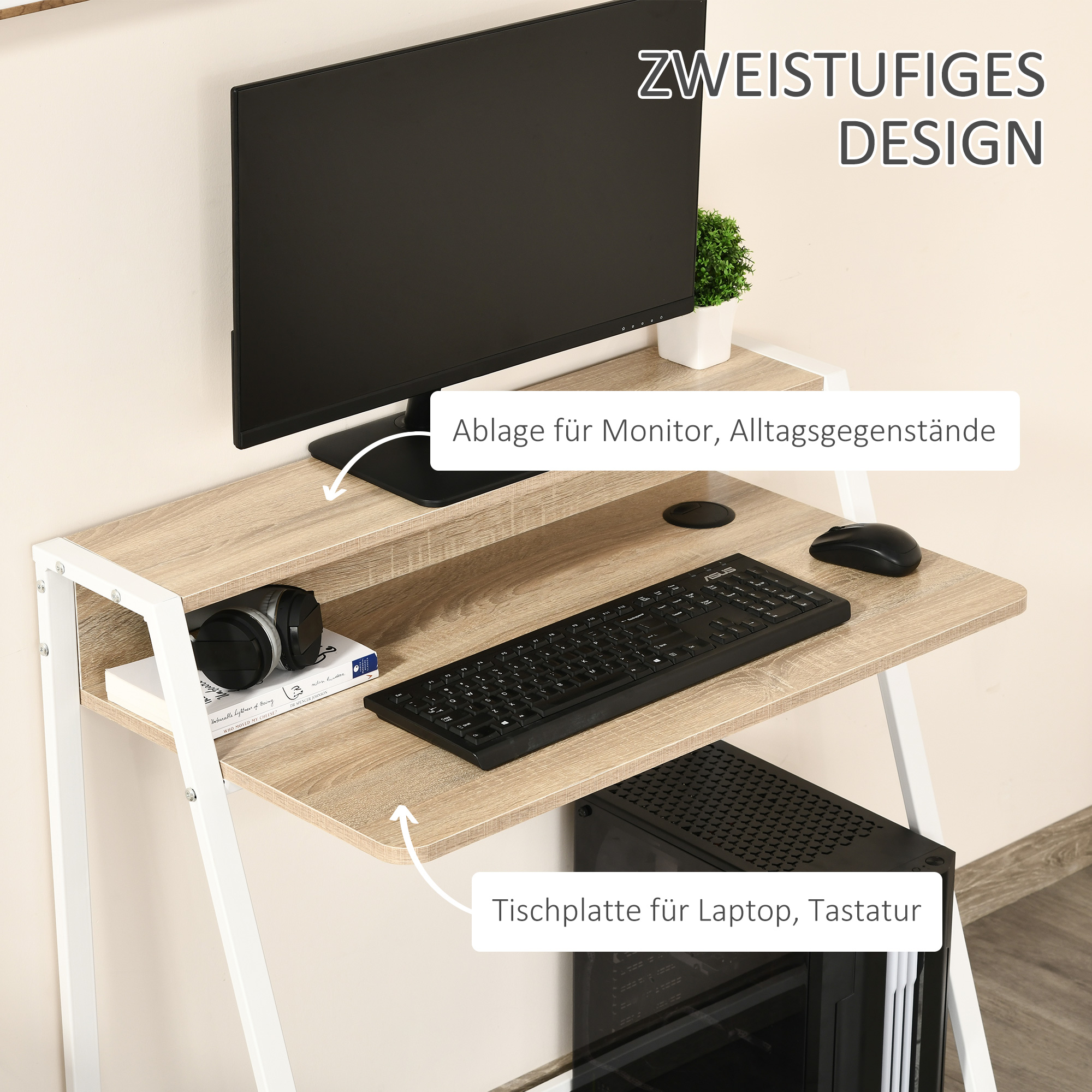 Holzschreibtisch mit Computermonitor, Tastatur, Maus und Kopfhörern. Ein PC-Tower ist sichtbar.