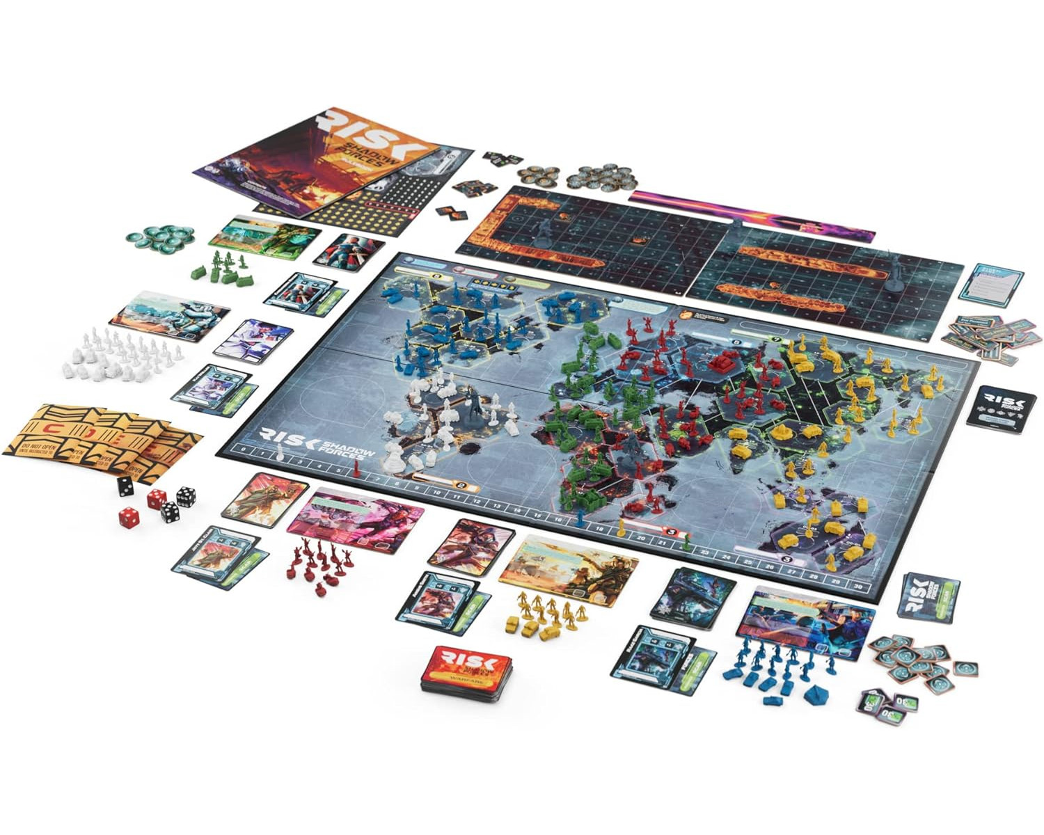 Risiko-Brettspiel auf weißem Hintergrund. Enthält Spielsteine und Karten.