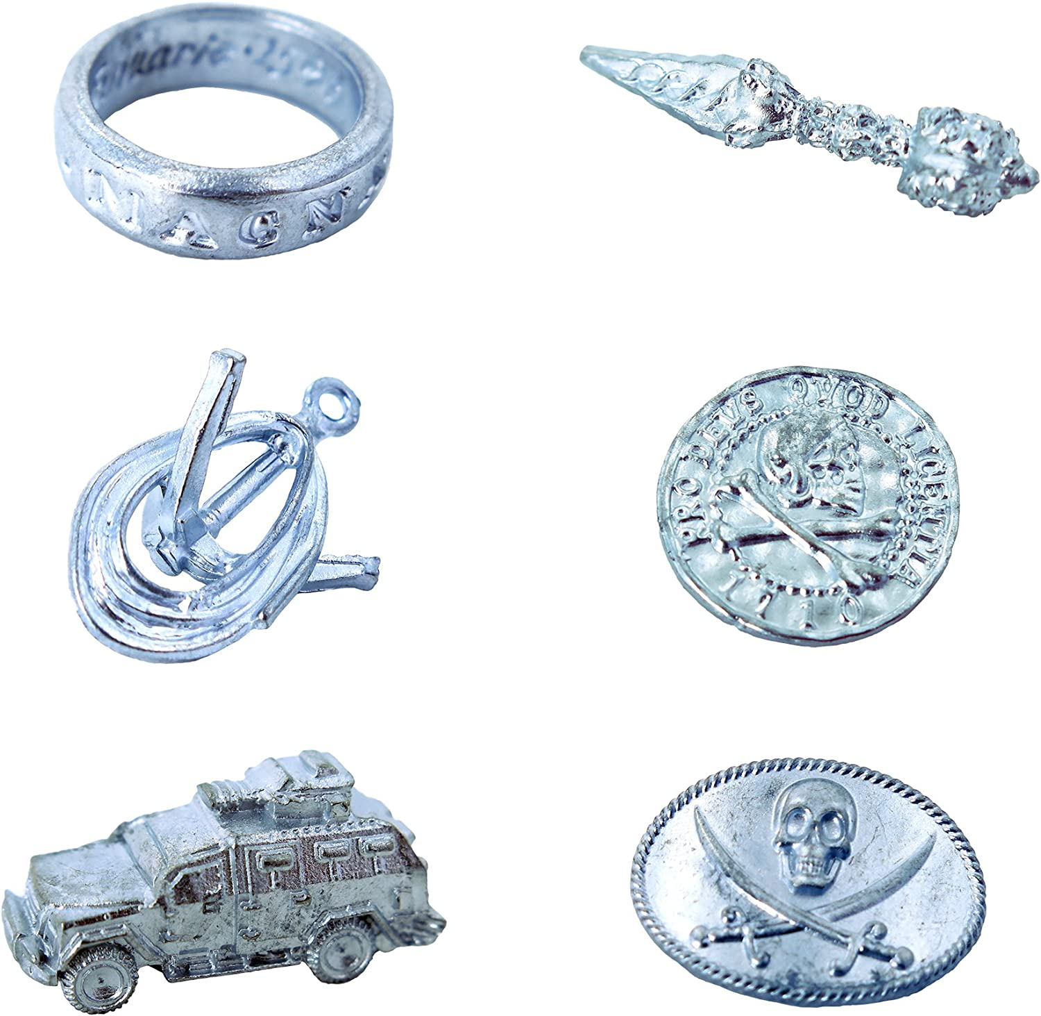Silberfarbene Metallobjekte: Ring, Ohrring, Münze, Zahnrad, Totenkopf und gekreuzte Knochen, gepanzertes Fahrzeug.