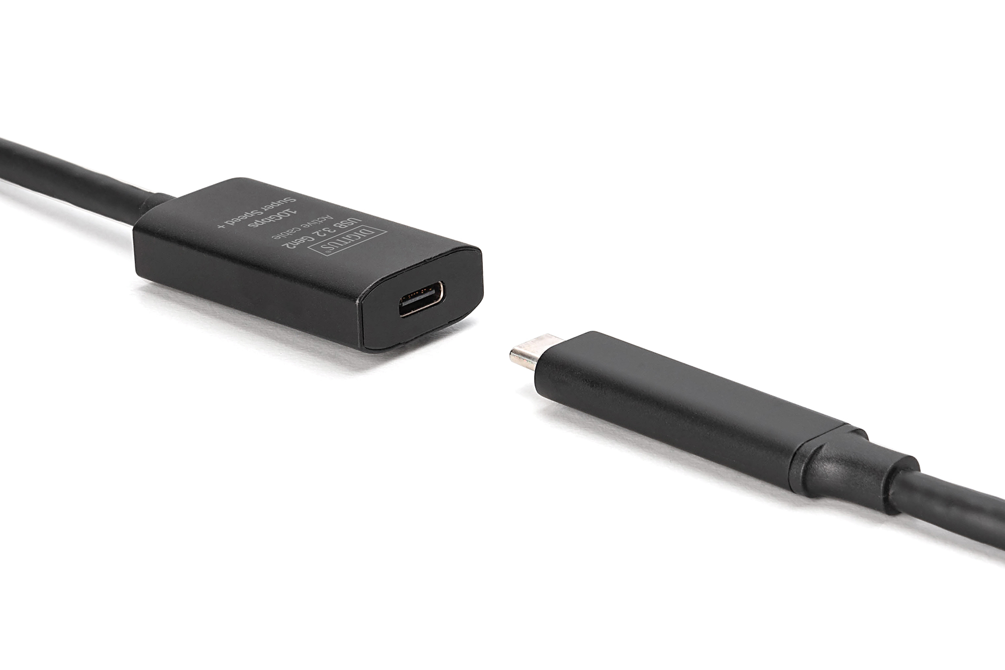 Un câble Digitus USB 3.2 Gen2x2 noir avec connecteurs USB-C, fond blanc.