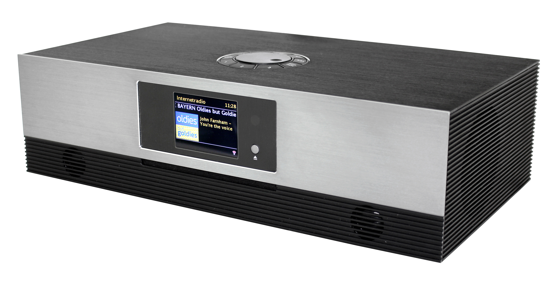 Ein silbernes und schwarzes Audiosystem mit einem kleinen Display, das Radioinformationen anzeigt.