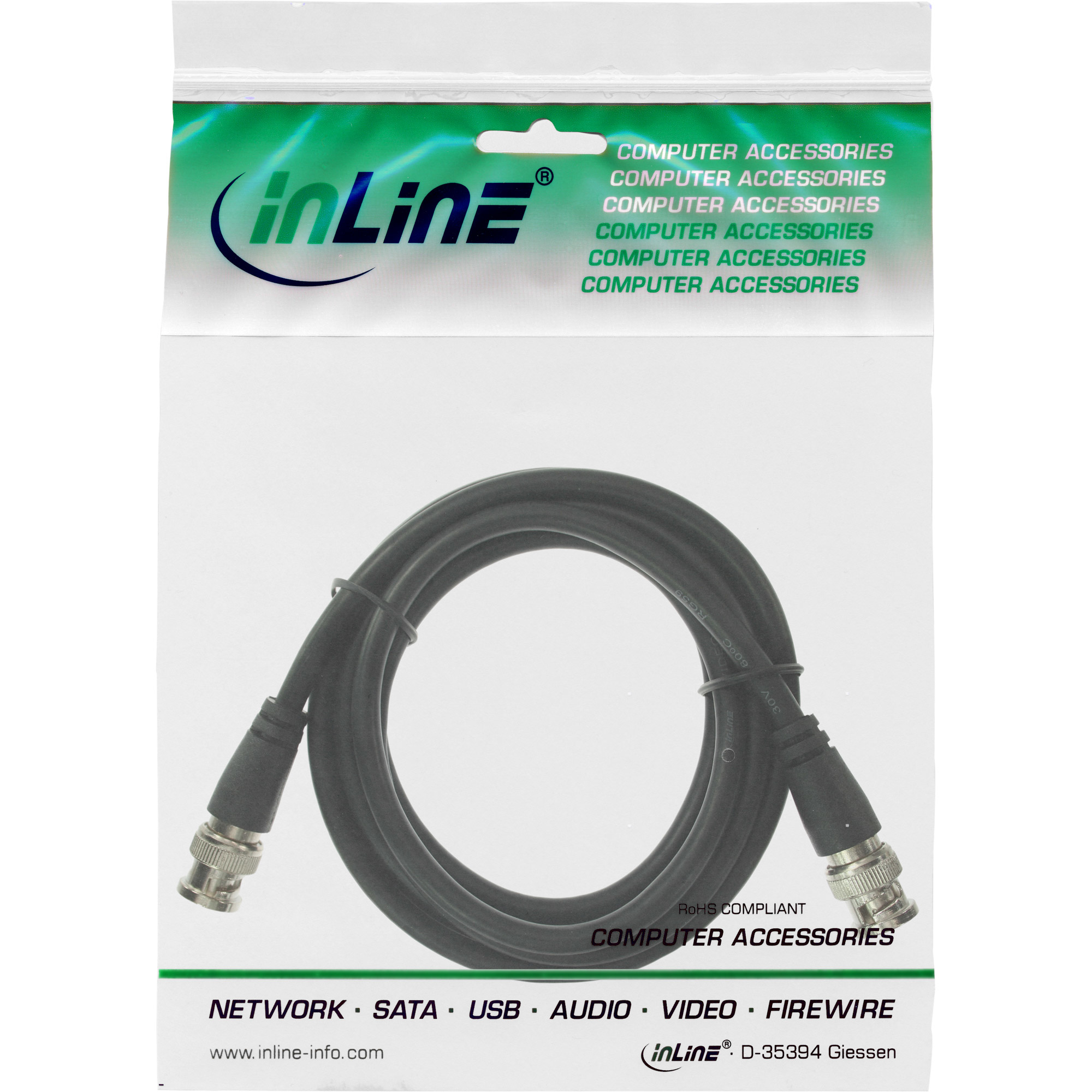 Cable de red negro con conectores. El cable está en un paquete de plástico.